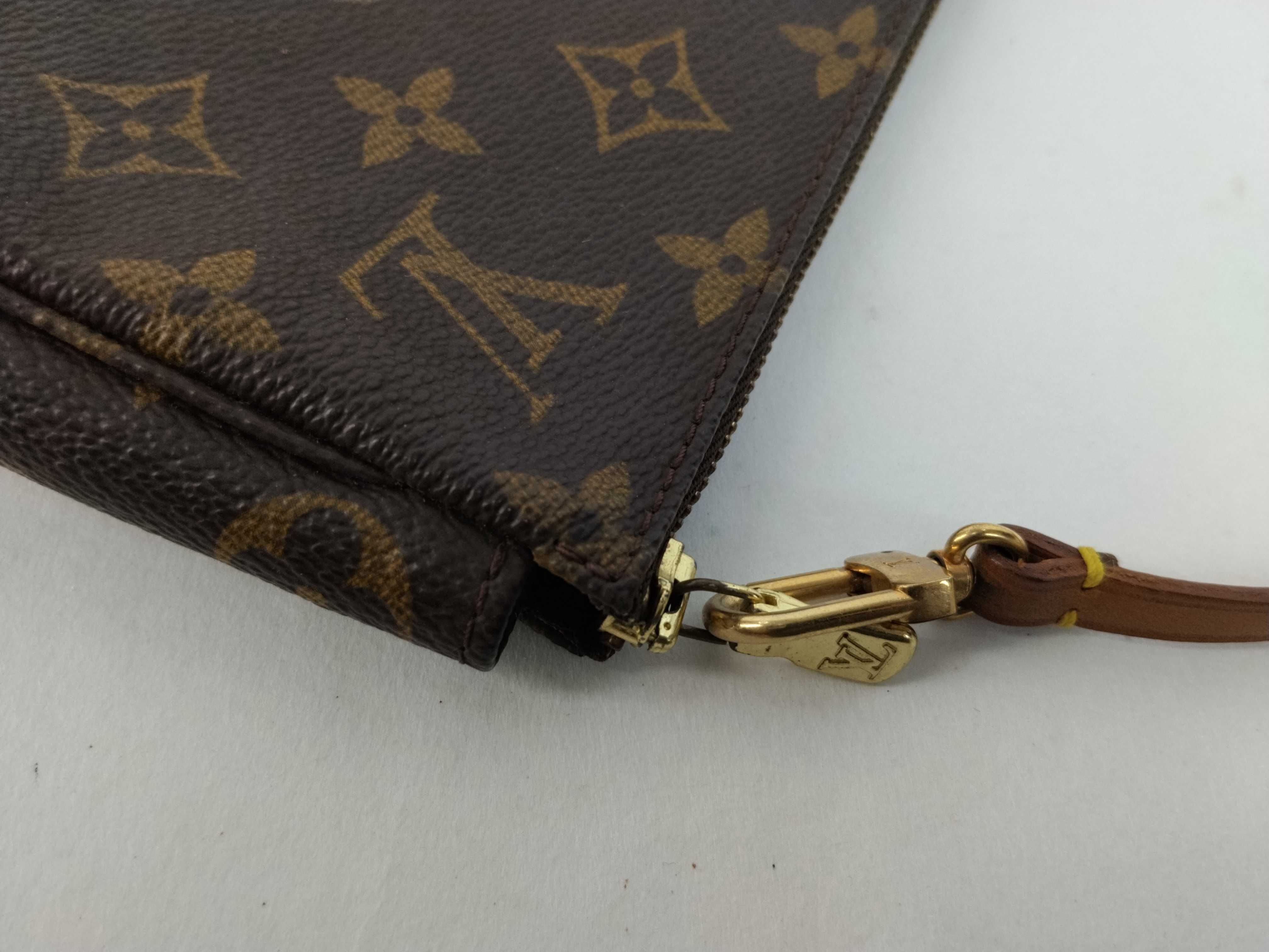 Monogram LV Accessoires Pouch — view 5