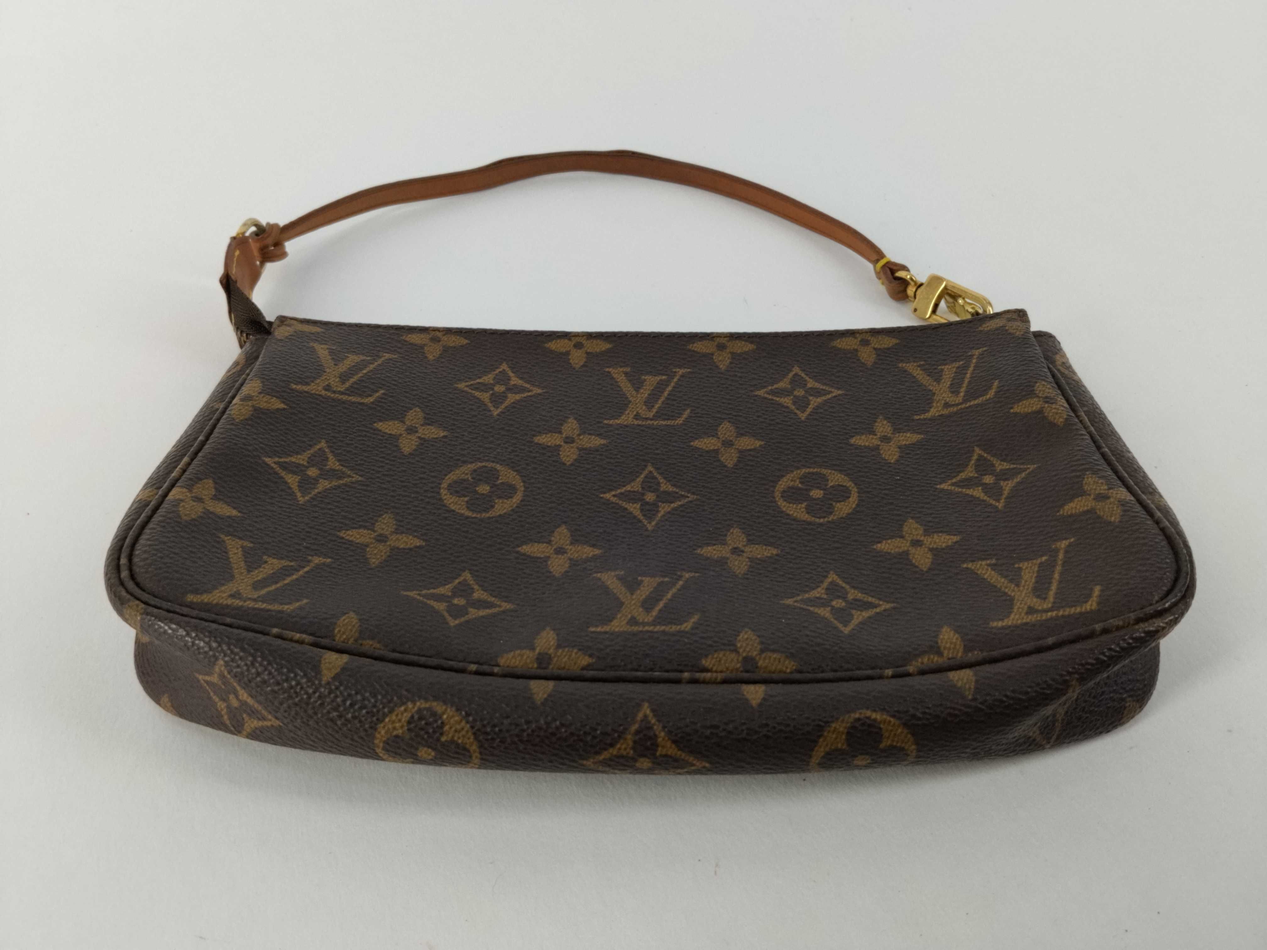 Monogram LV Accessoires Pouch — view 7