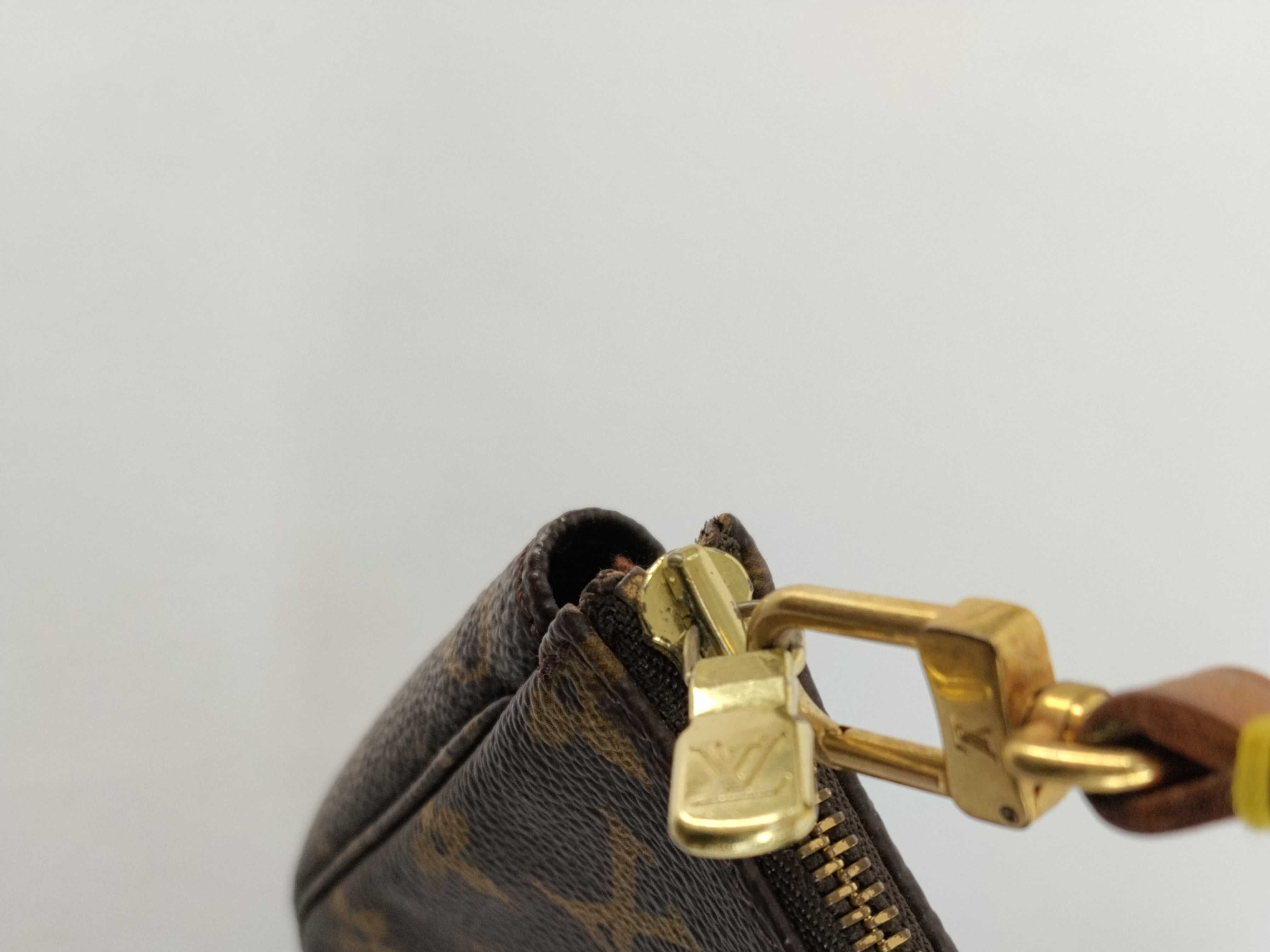 Monogram LV Accessoires Pouch — view 9