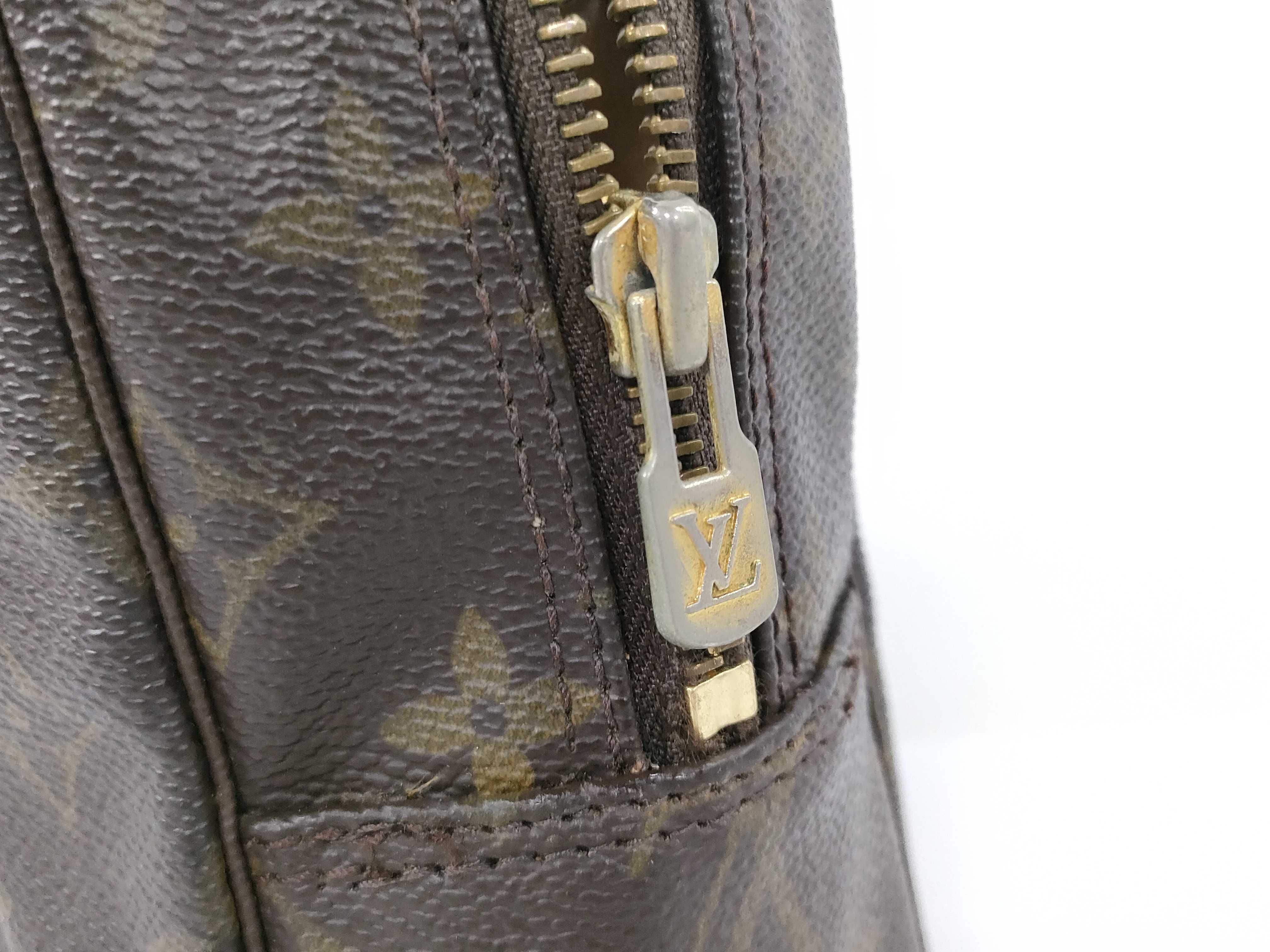 Monogram Louis Vuitton Trousses Toilette 28 Monogram M47522 Pouch — view 12