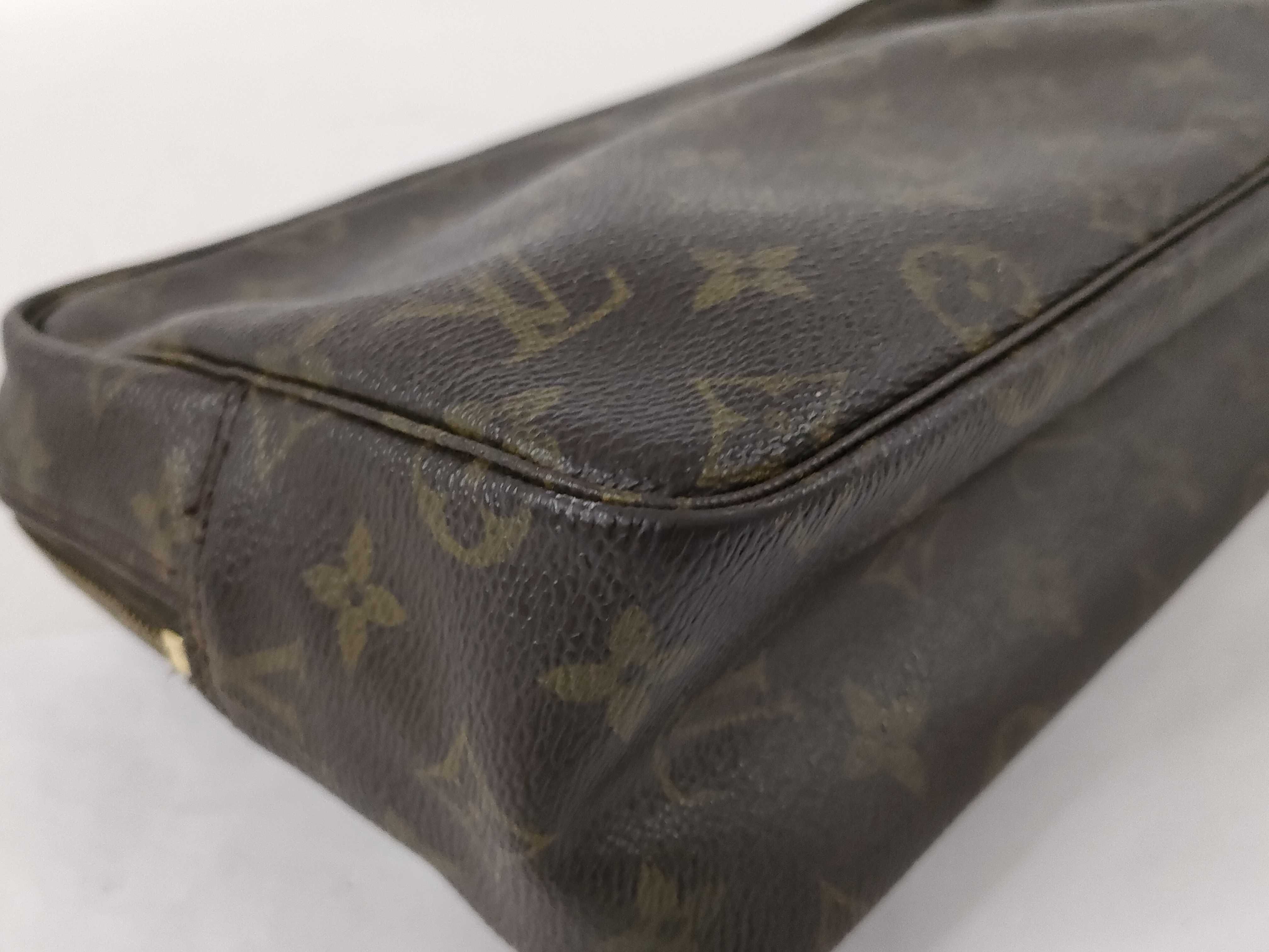 Monogram Louis Vuitton Trousses Toilette 28 Monogram M47522 Pouch — view 3