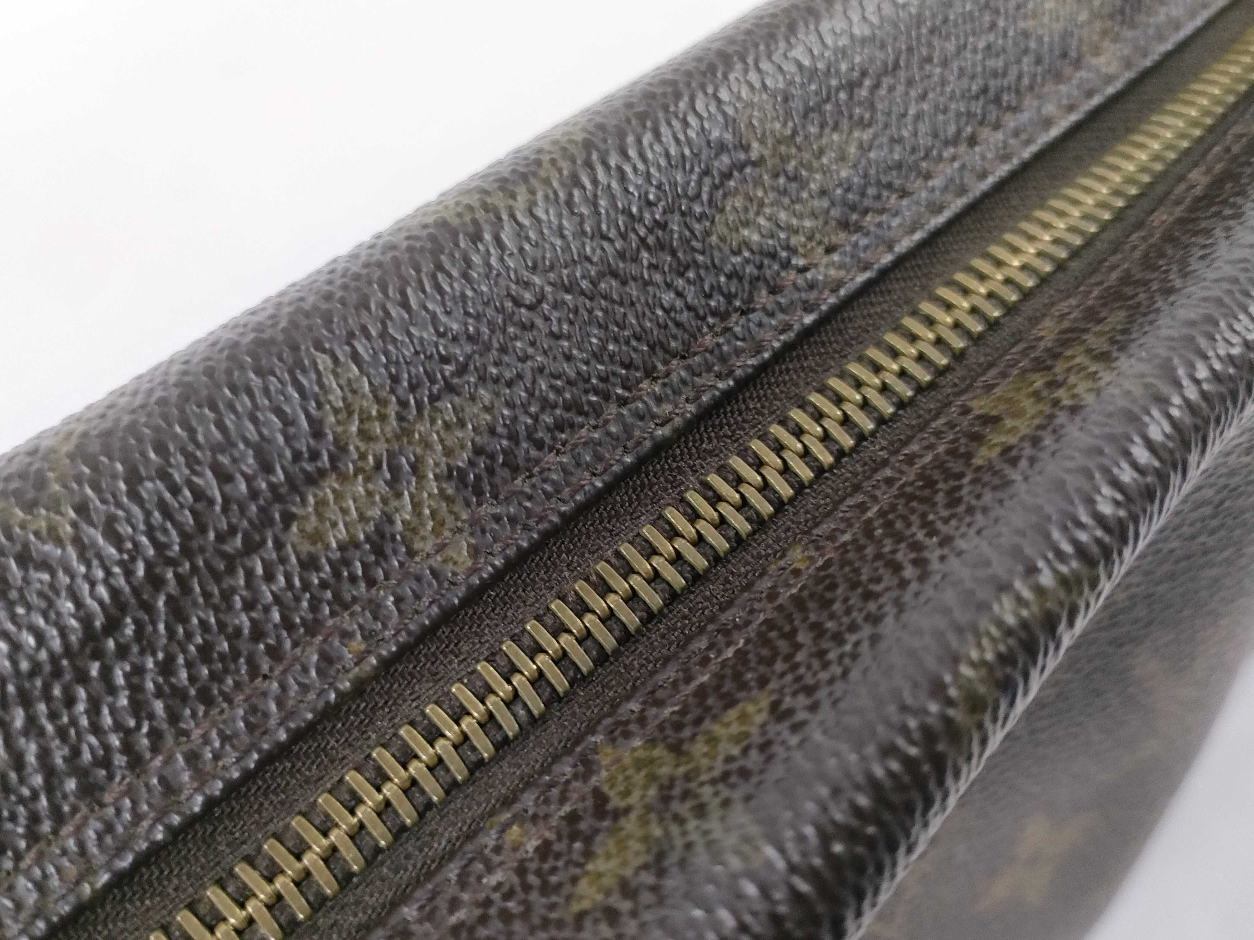 Monogram Louis Vuitton Trousses Toilette 28 Monogram M47522 Pouch — view 5