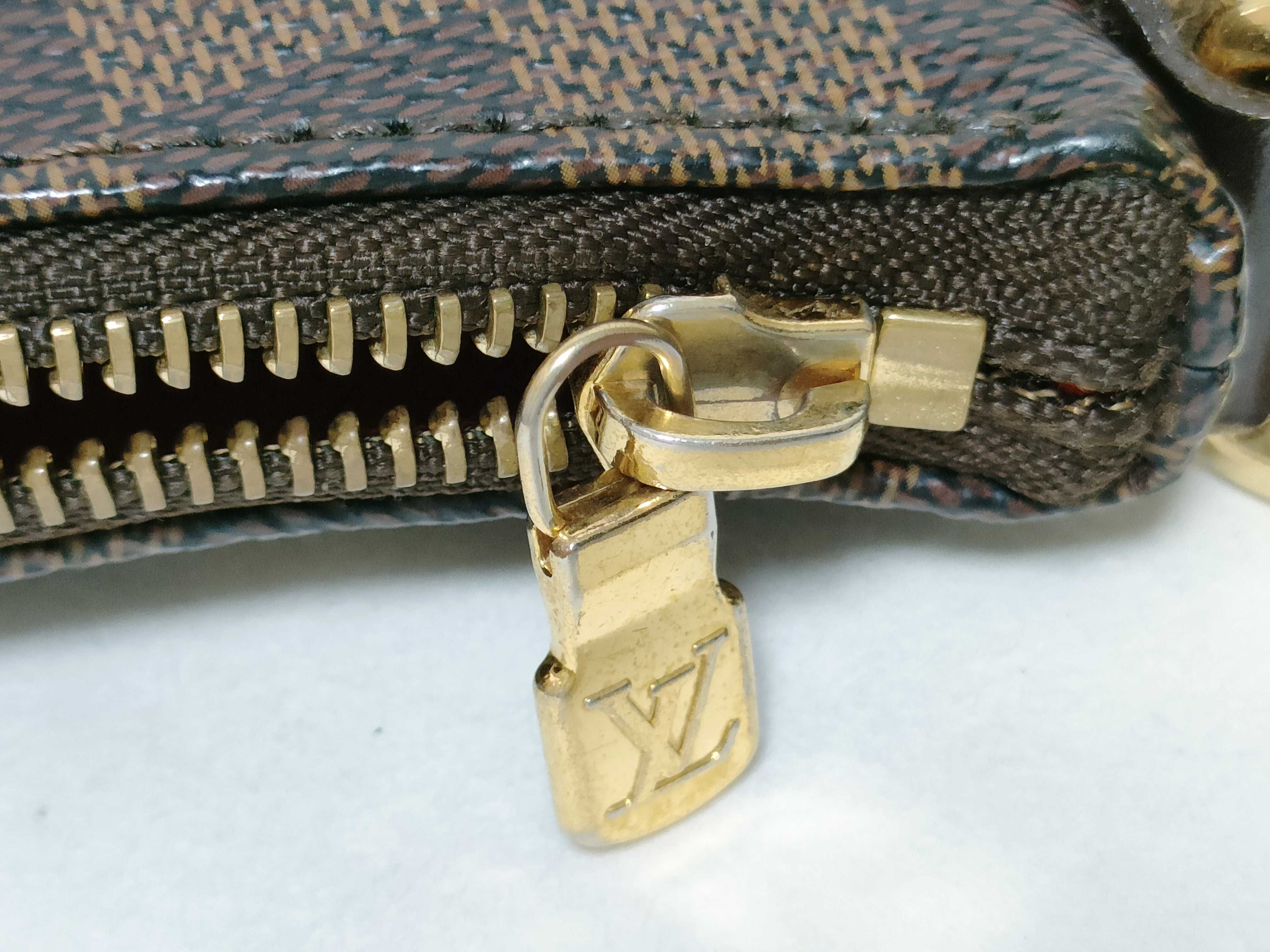 Damier LV Damier Bloomsbury Shoulder Bag — view 14