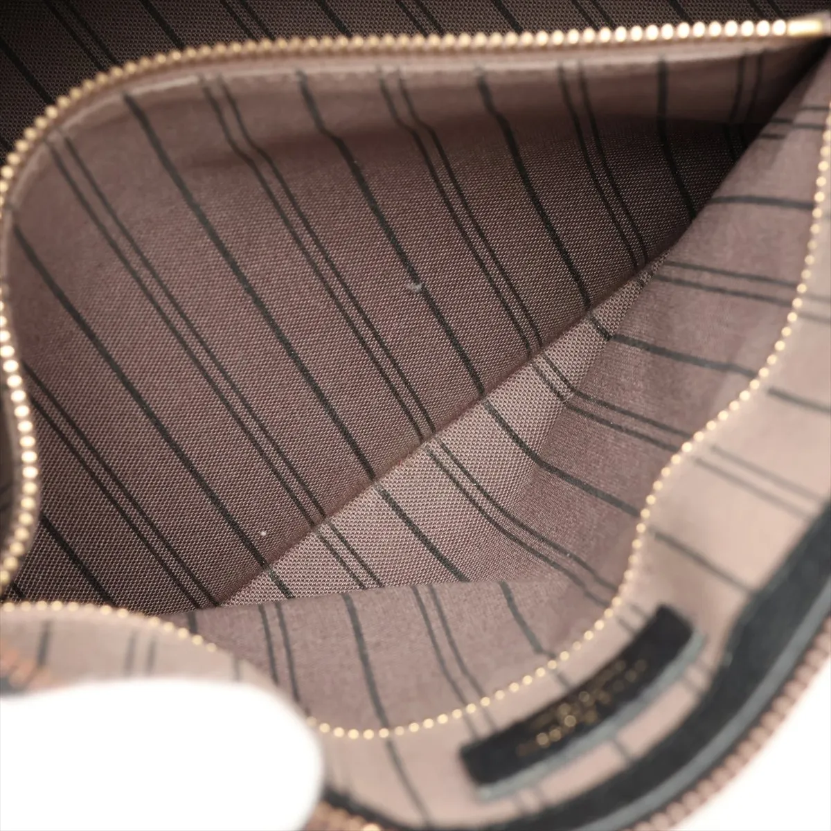 Monogram Empreinte Pont Neuf MM M41748 CA0127 Black (RFID detected) — view 9