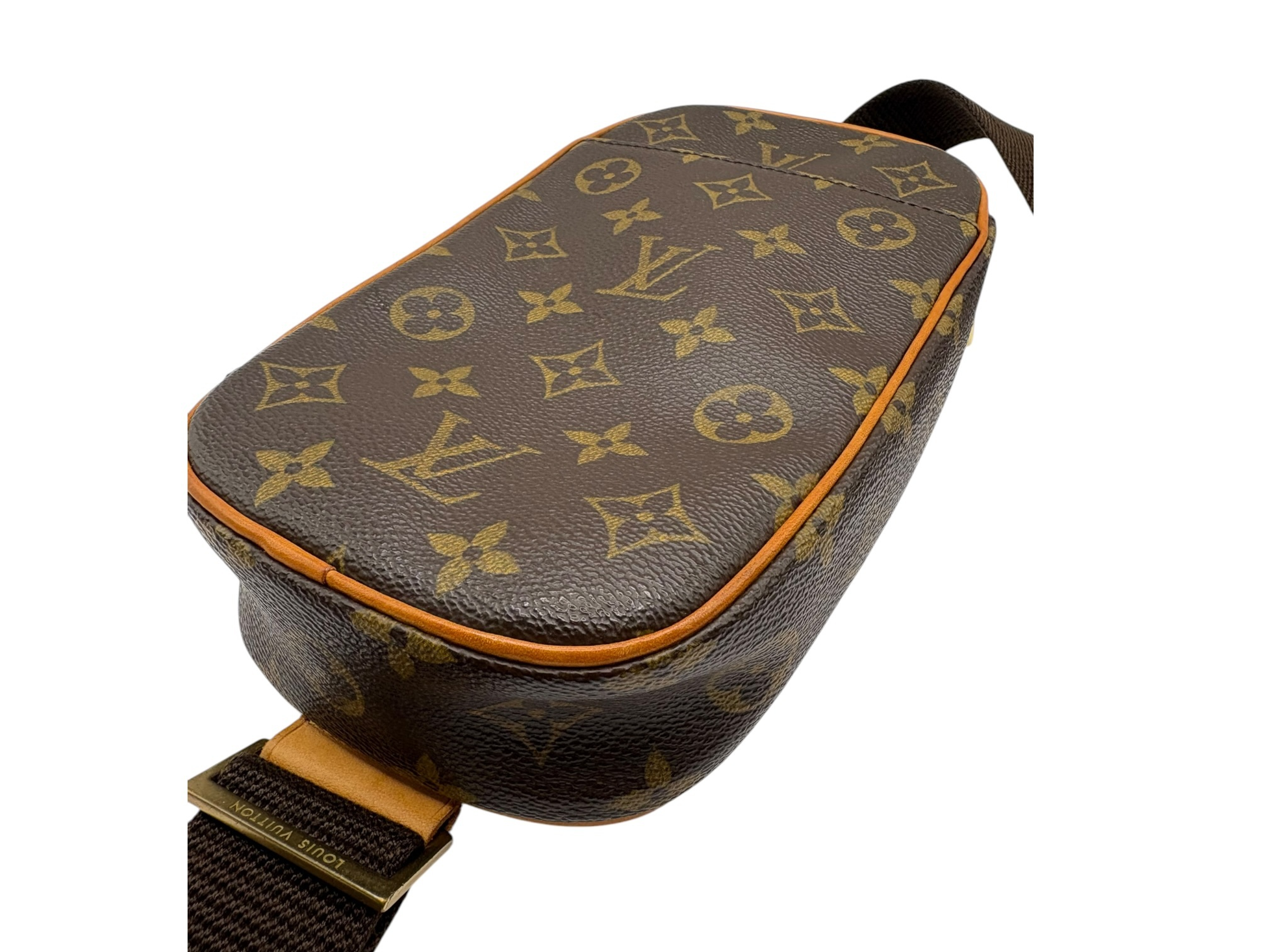 Monogram Pochette Gange M51870 CA0014 Shoulder Bag — view 4