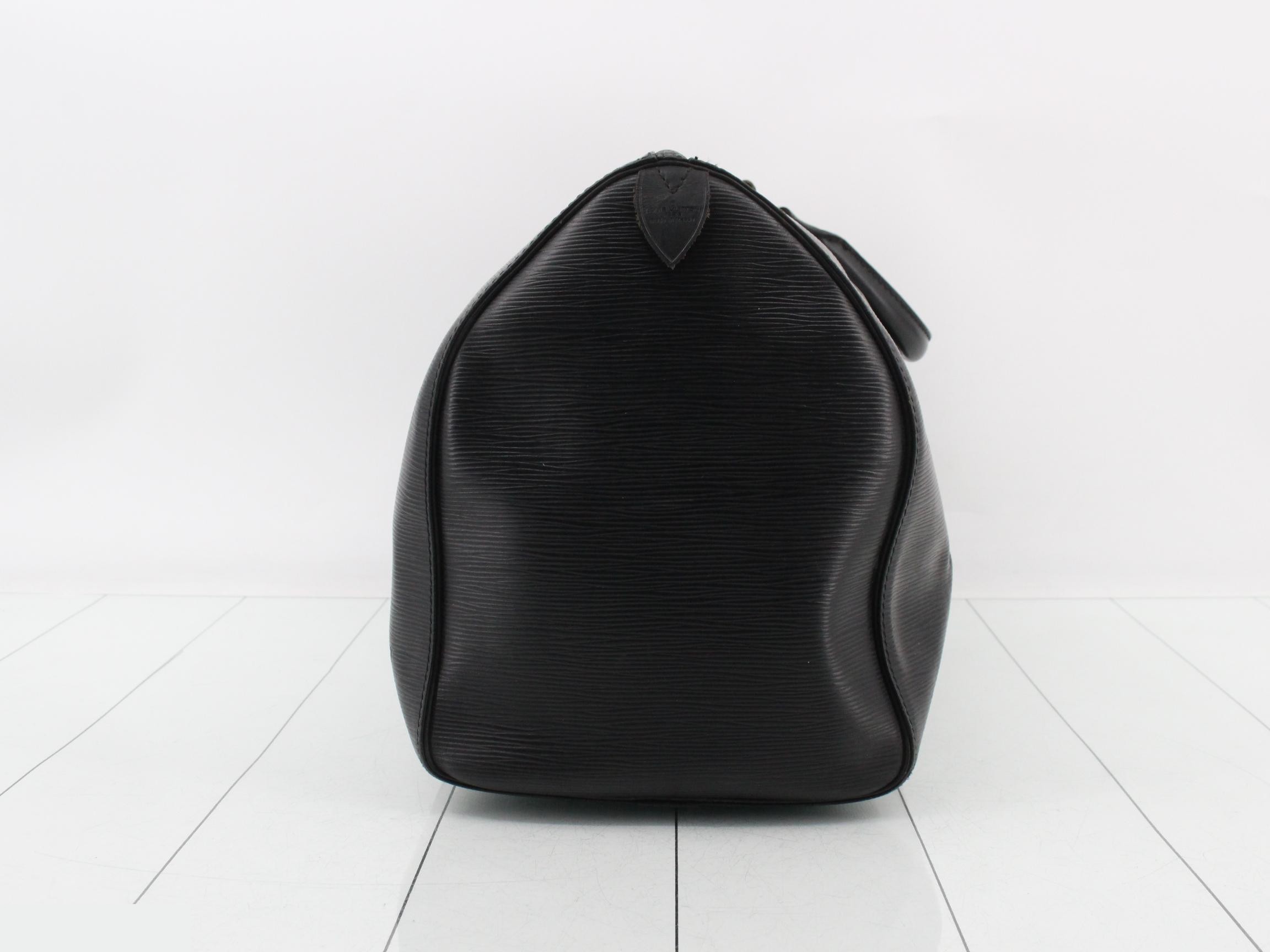 Keepall 45 Noir VI8911 with Poigne name tag — view 3