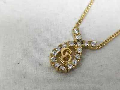CD Ribbon Motif Rhinestone Necklace