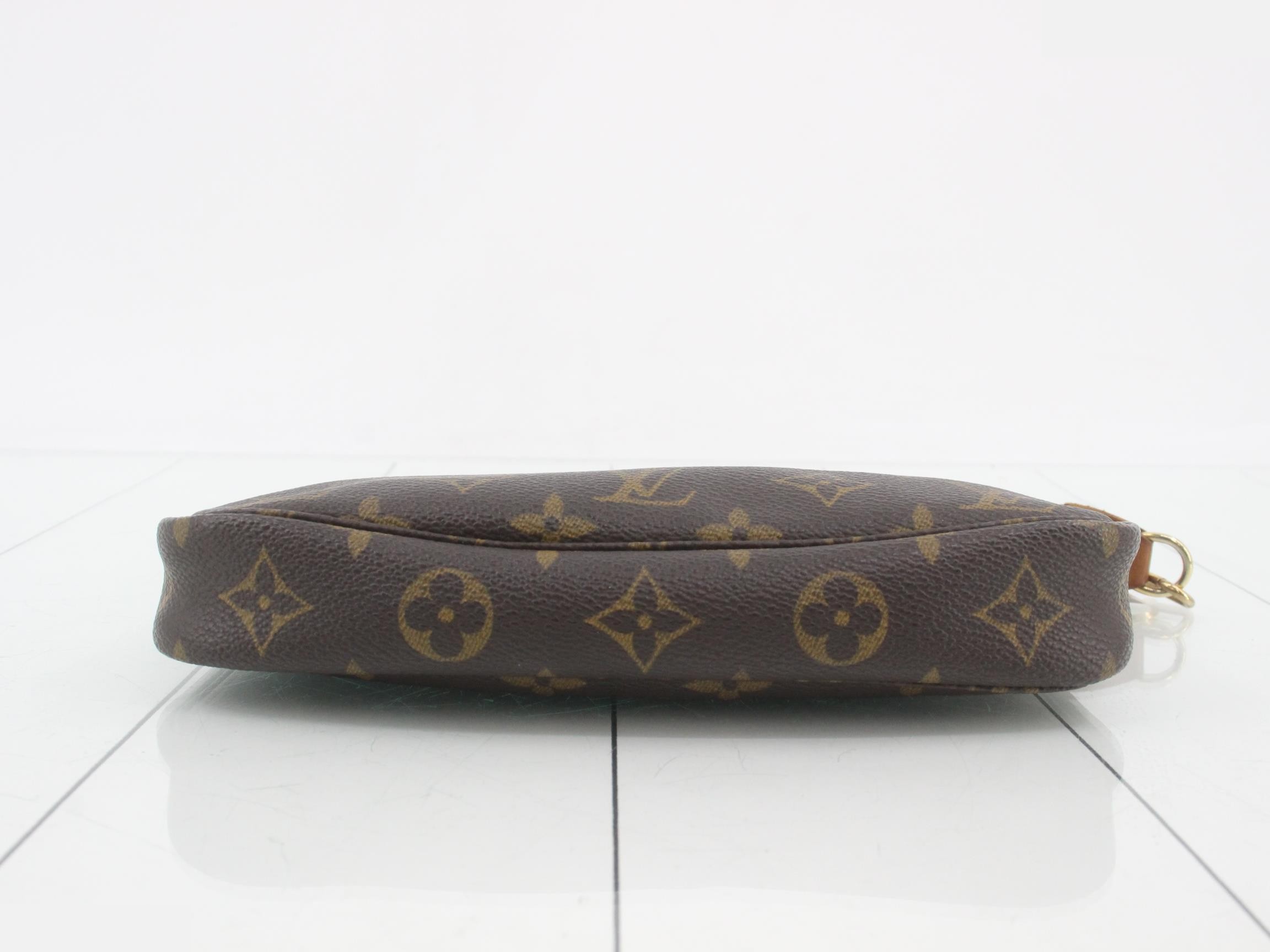 Accessory pouch — view 3