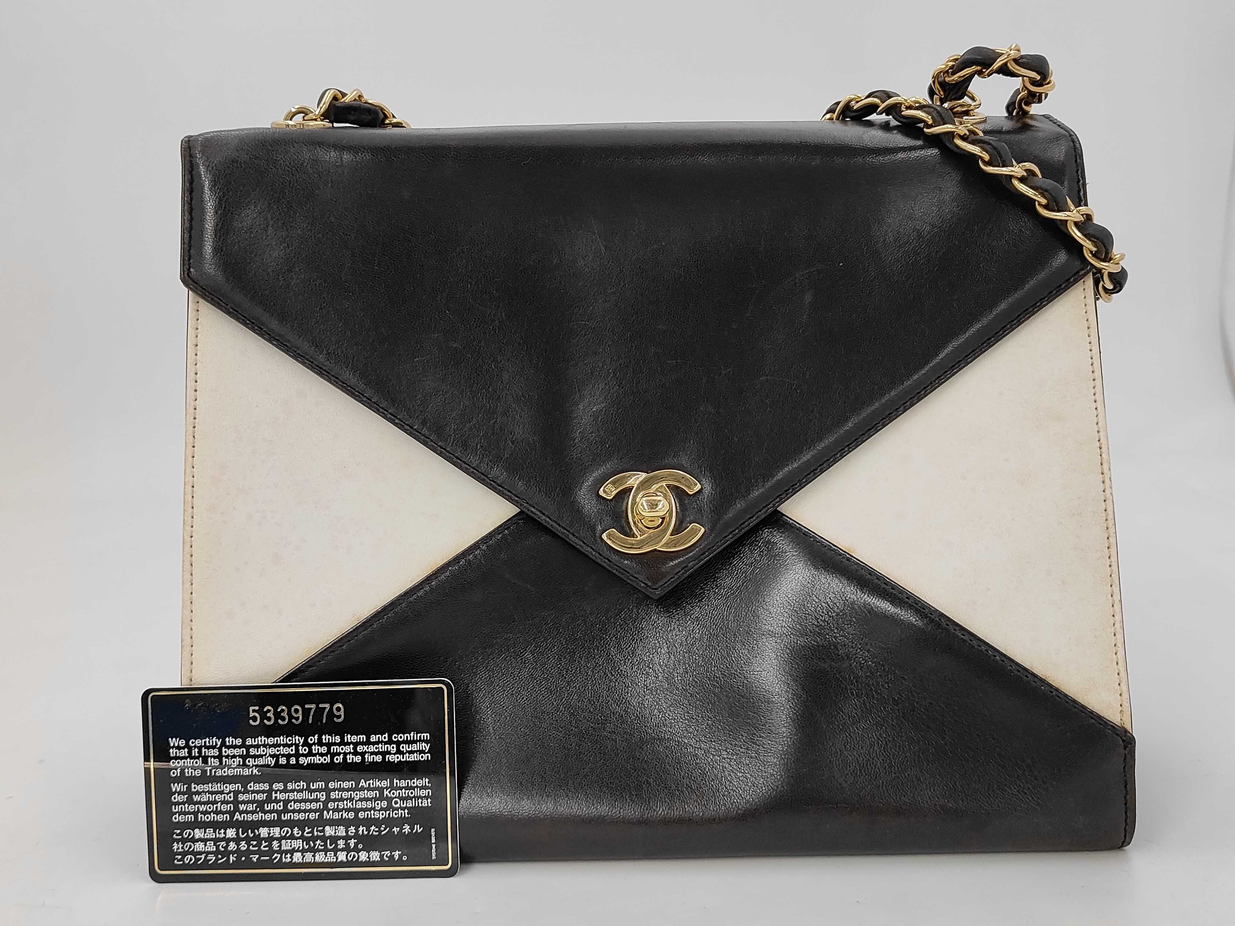 Chain Coco Mark Turnlock Shoulder Bag