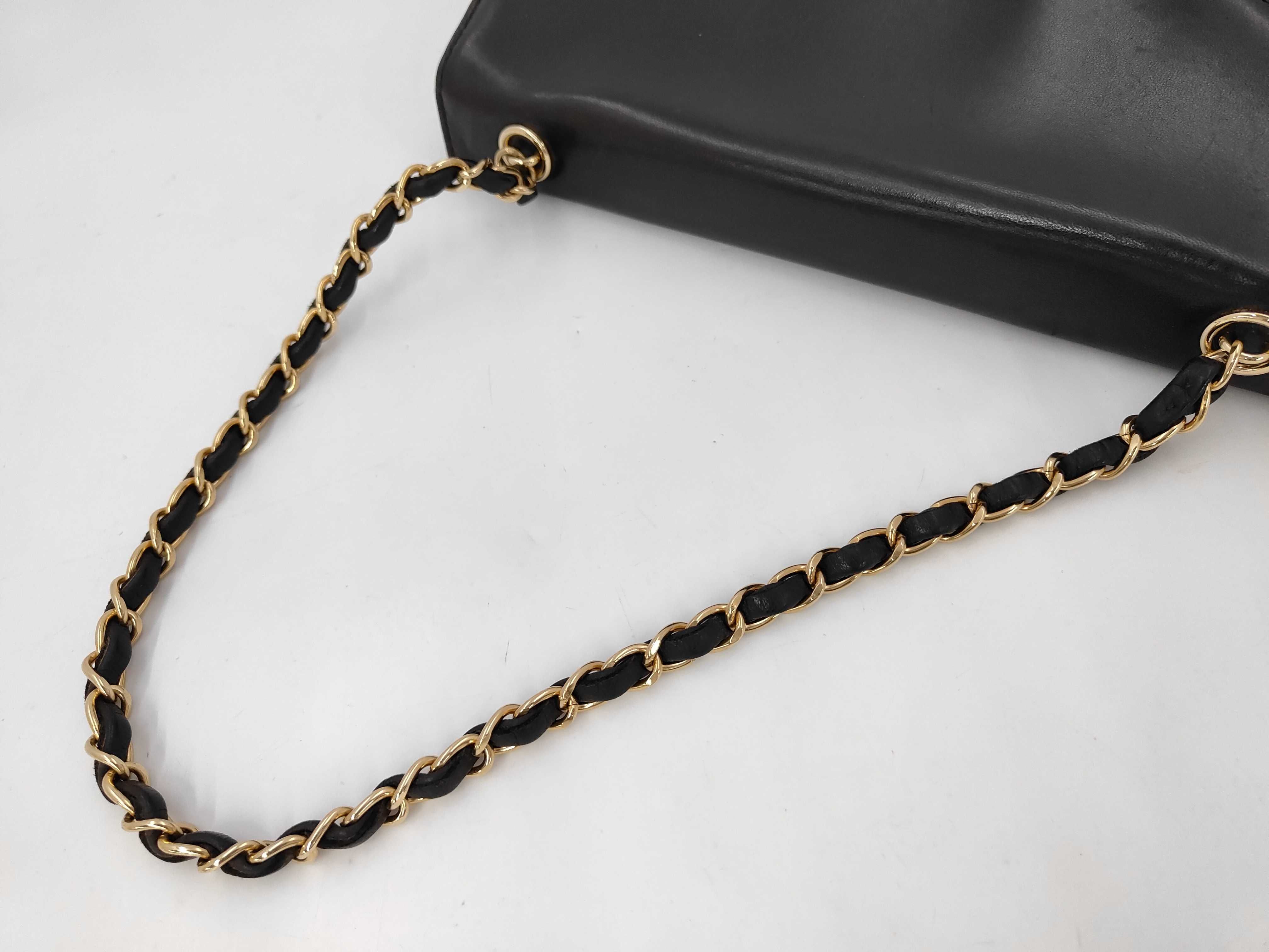 Chain Coco Mark Turnlock Shoulder Bag — view 4