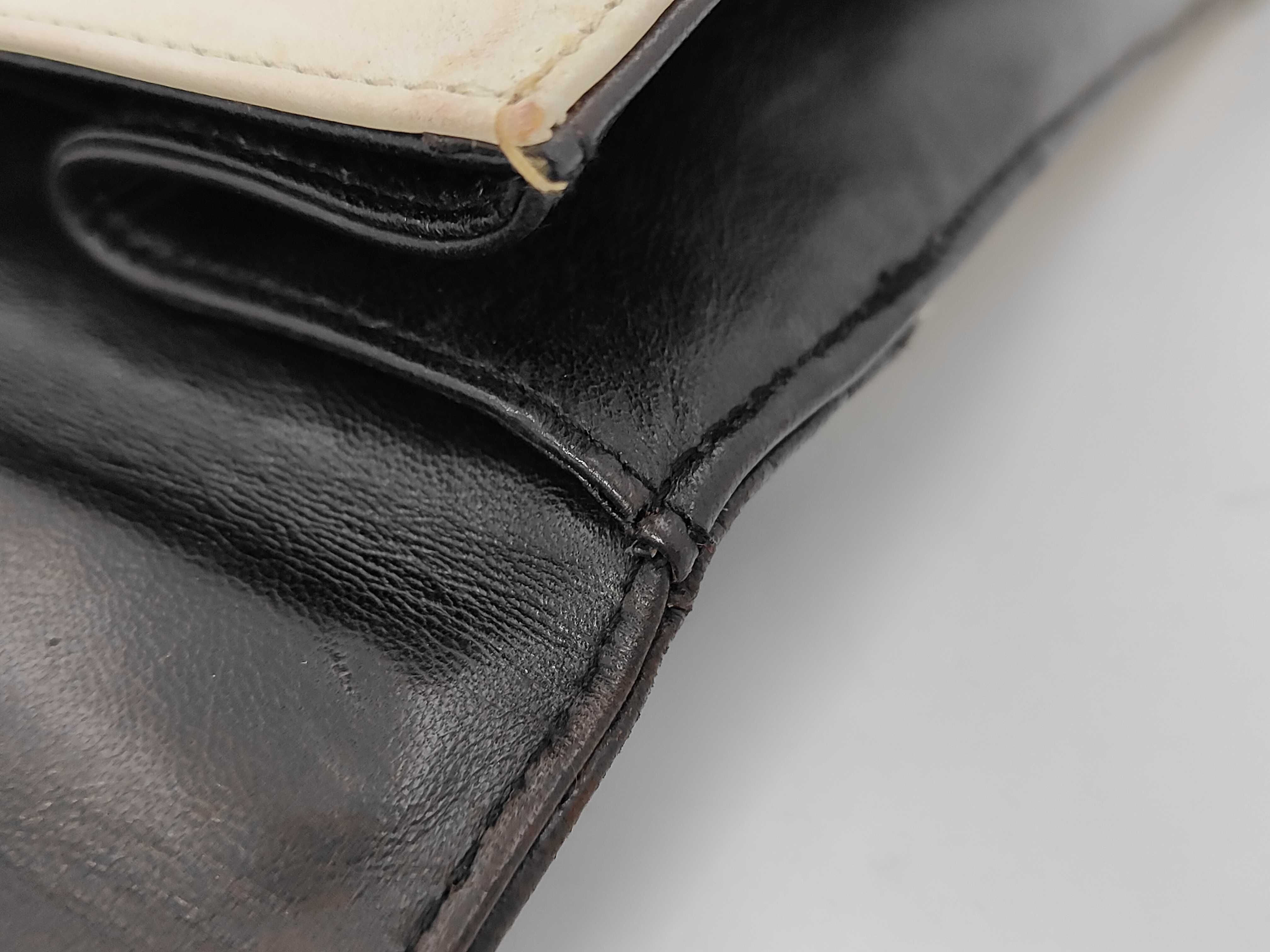 Chain Coco Mark Turnlock Shoulder Bag — view 9