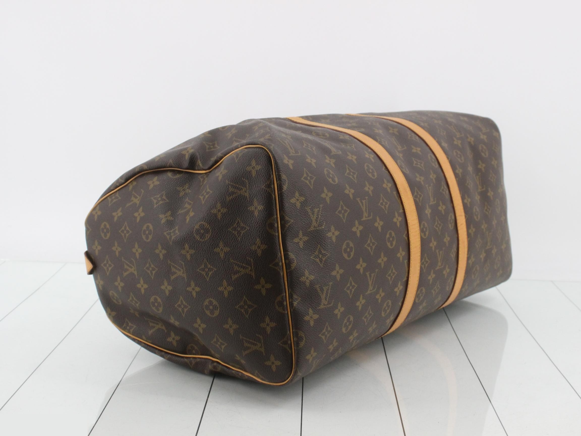 Keepall 55 M41424 Monogram with padlock, handle strap, and name tag. — view 5