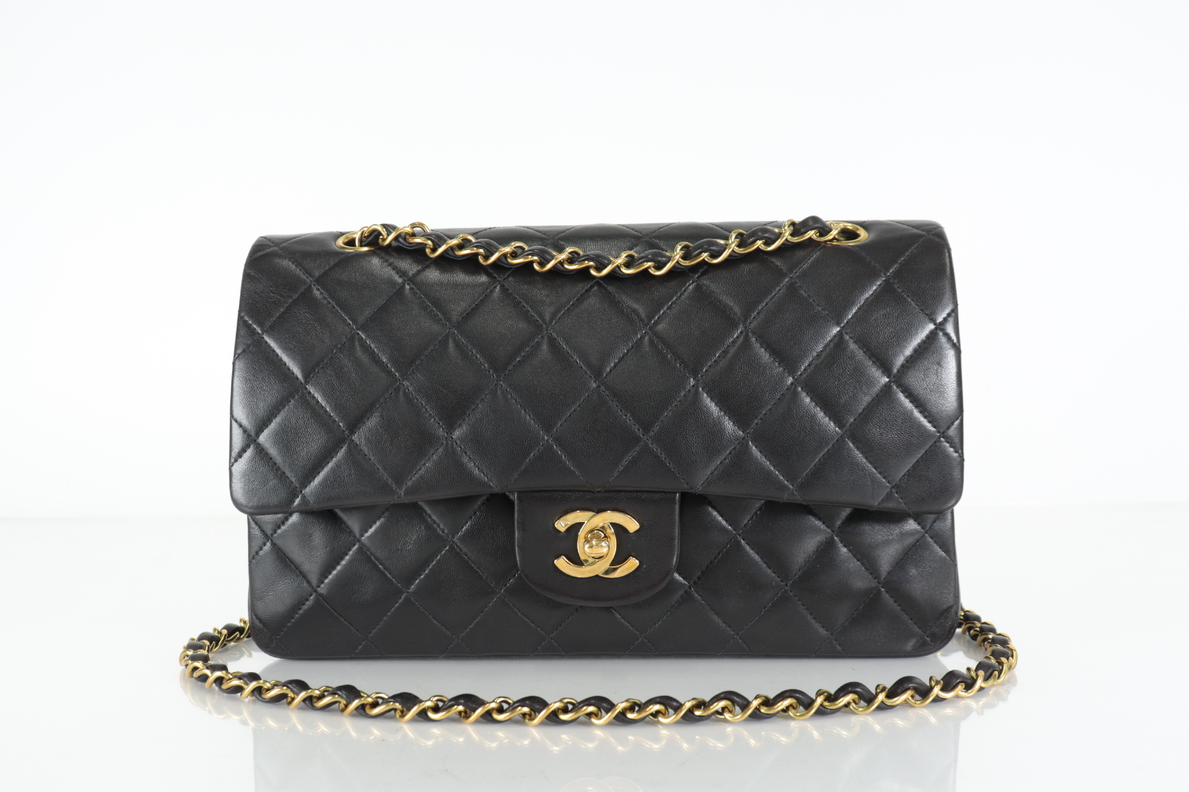 W-flap 25 Lambskin Shoulder Bag (Serial No. 3) — view 2