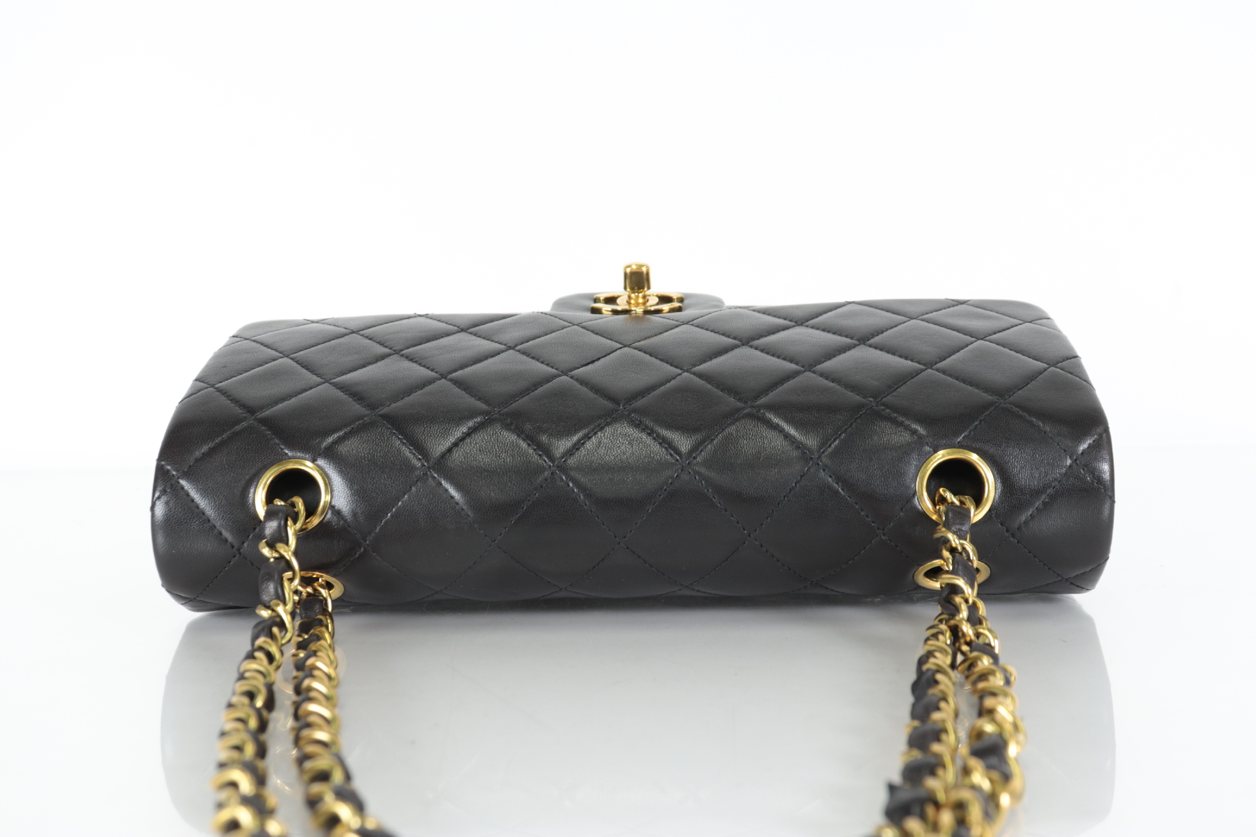 W-flap 25 Lambskin Shoulder Bag (Serial No. 3) — view 6