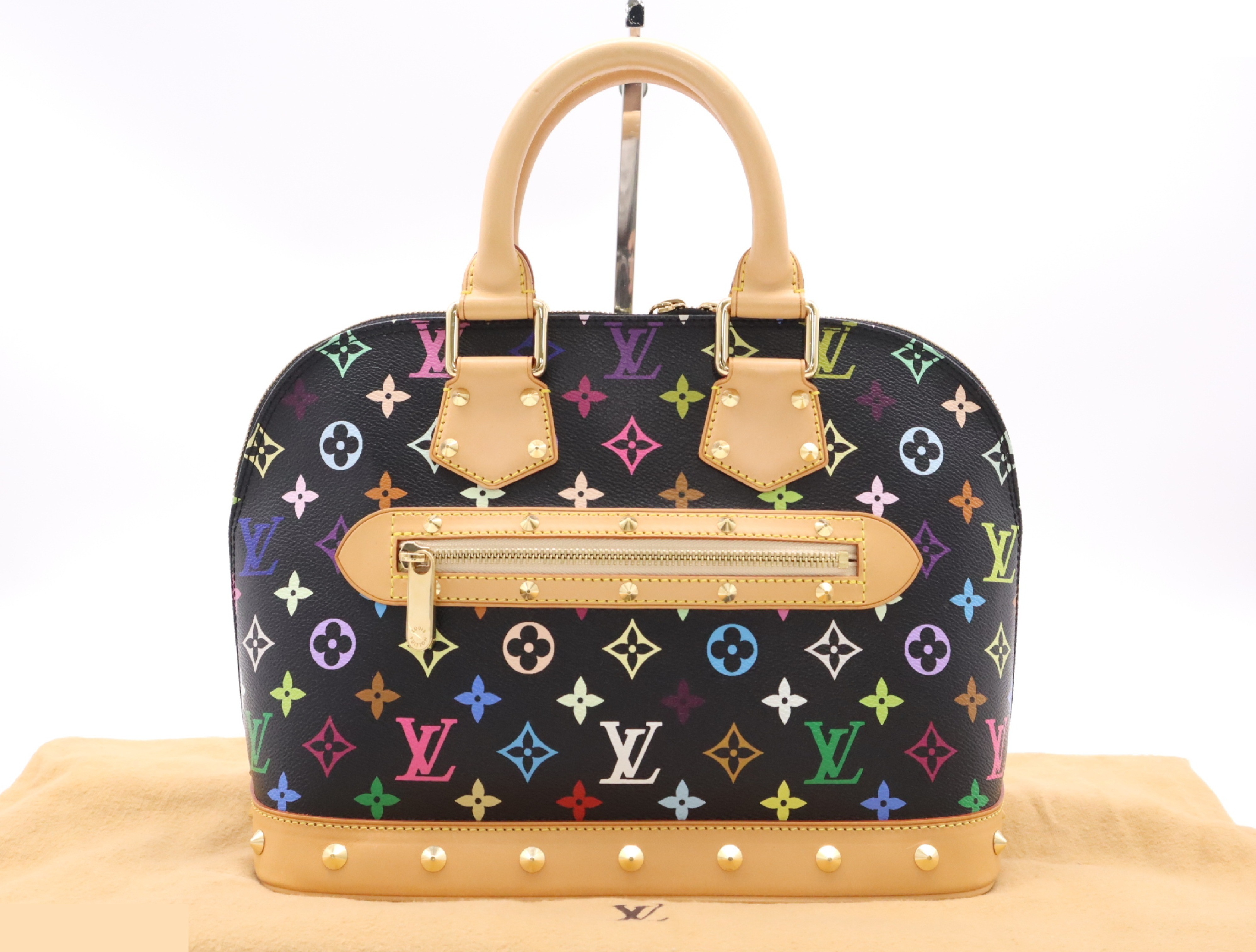 Alma Noir with storage bag