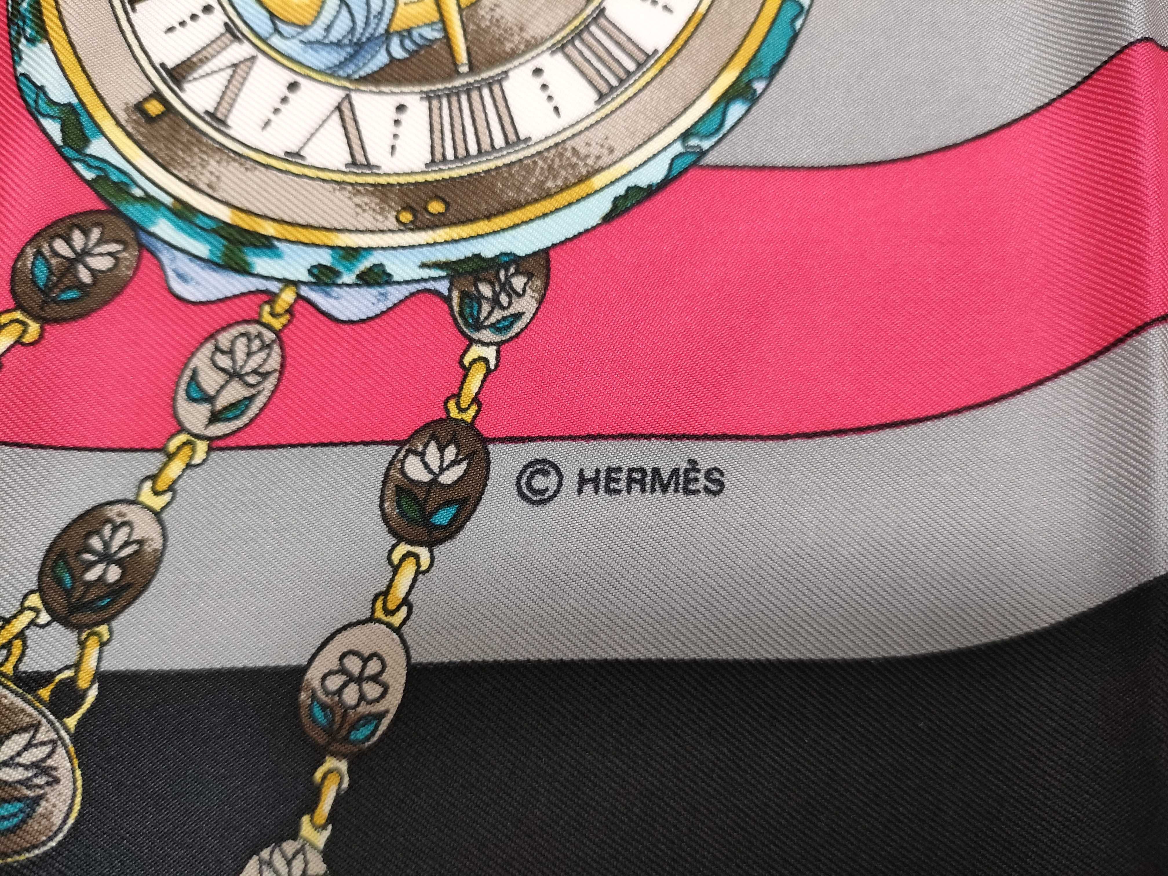 Carre watch pattern and other accessories — view 3