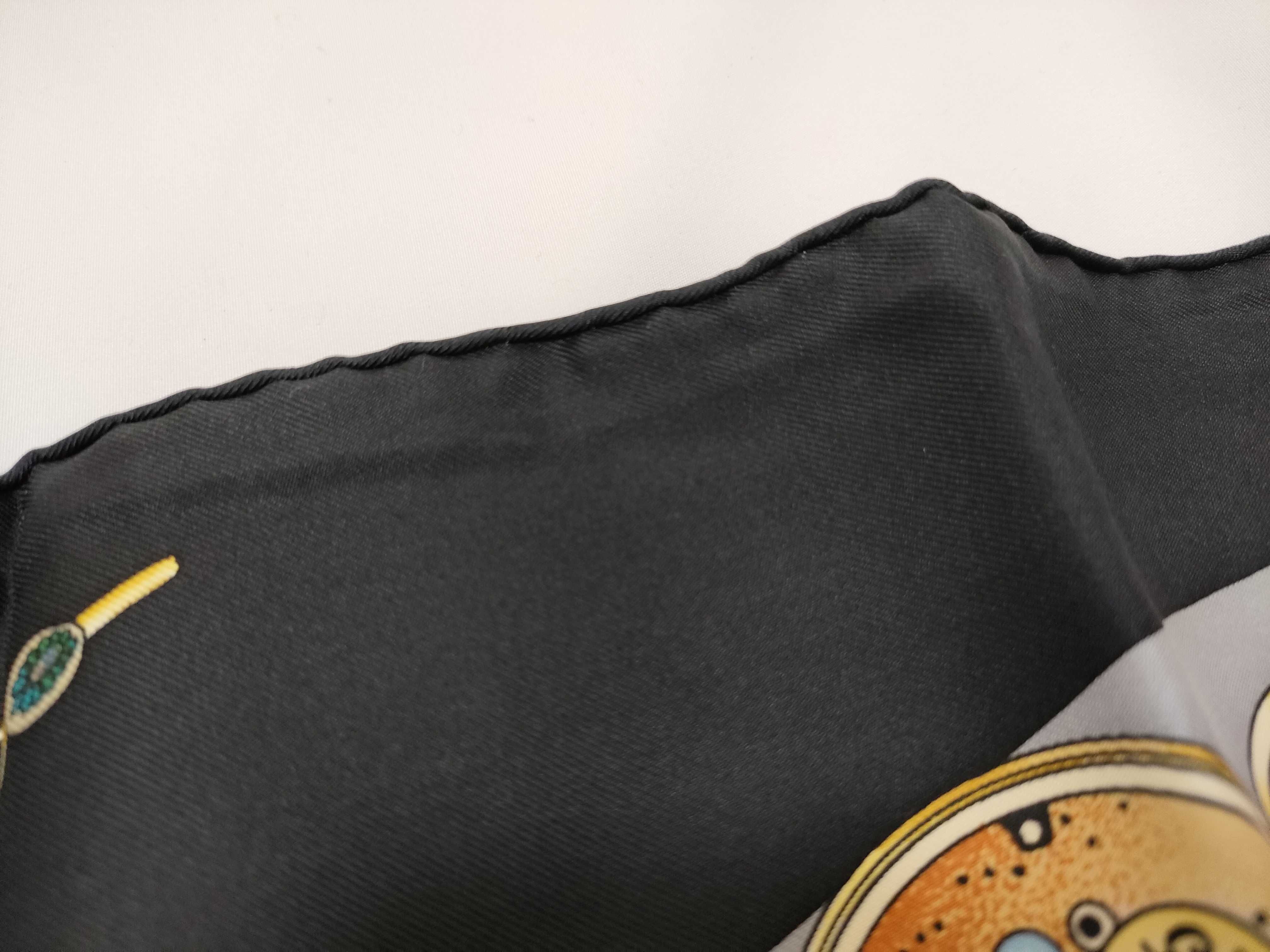 Carre watch pattern and other accessories — view 8