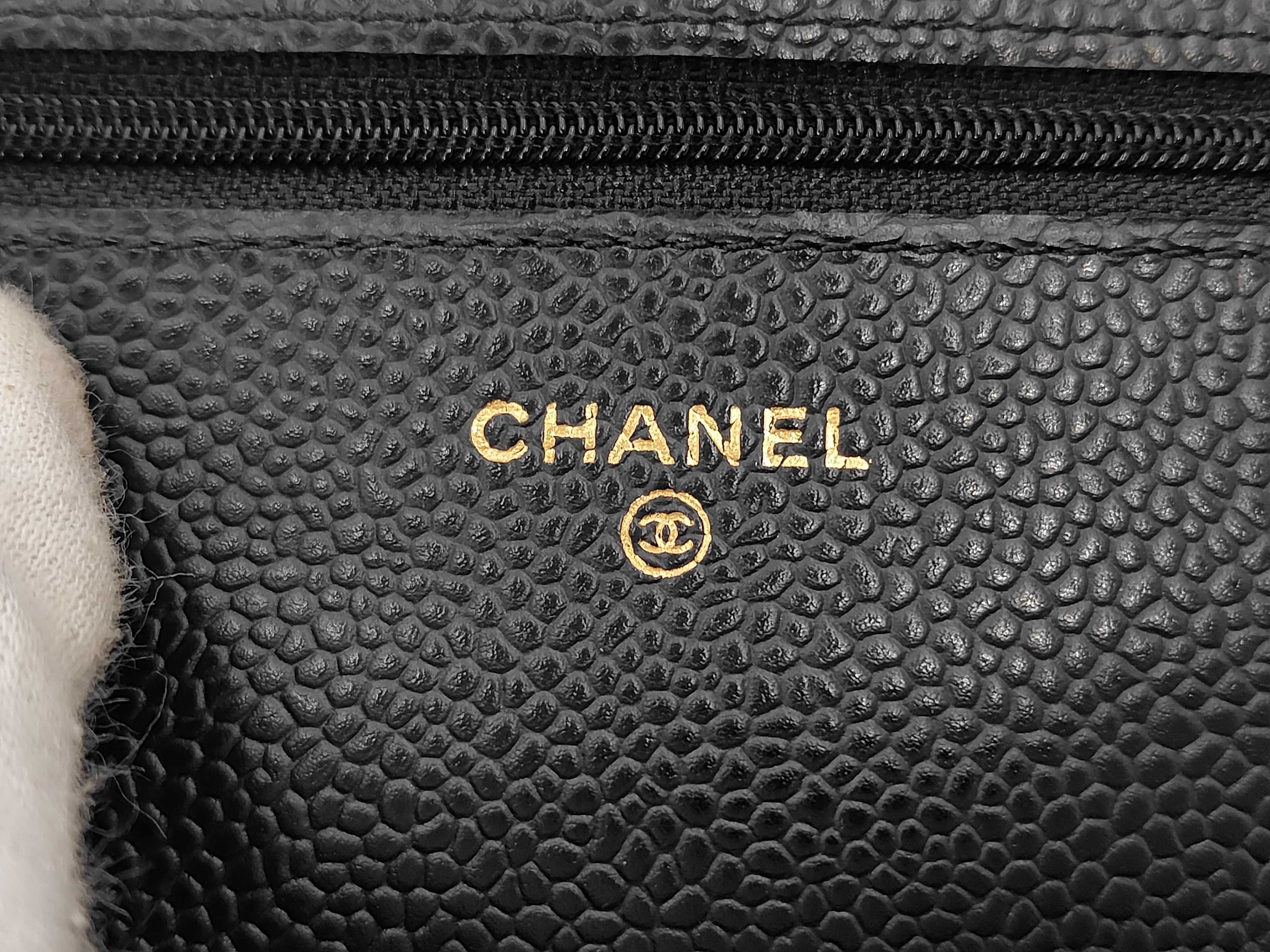 Caviar Skin Chain Wallet, Series 26, Gold Hardware Shoulder Bag — view 8