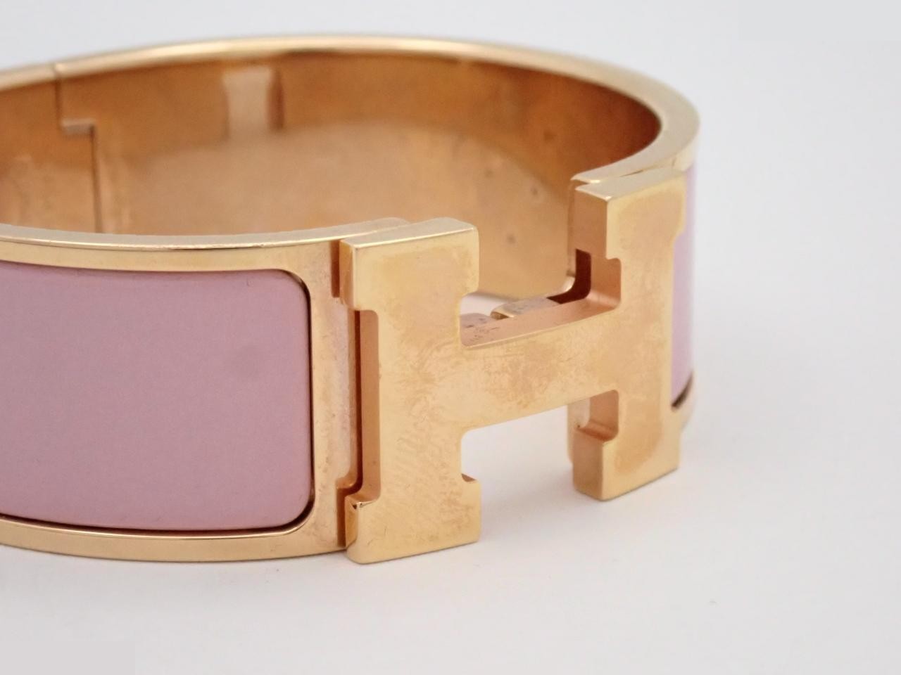 Pink enamel, wrist circumference approximately 16 cm — view 3