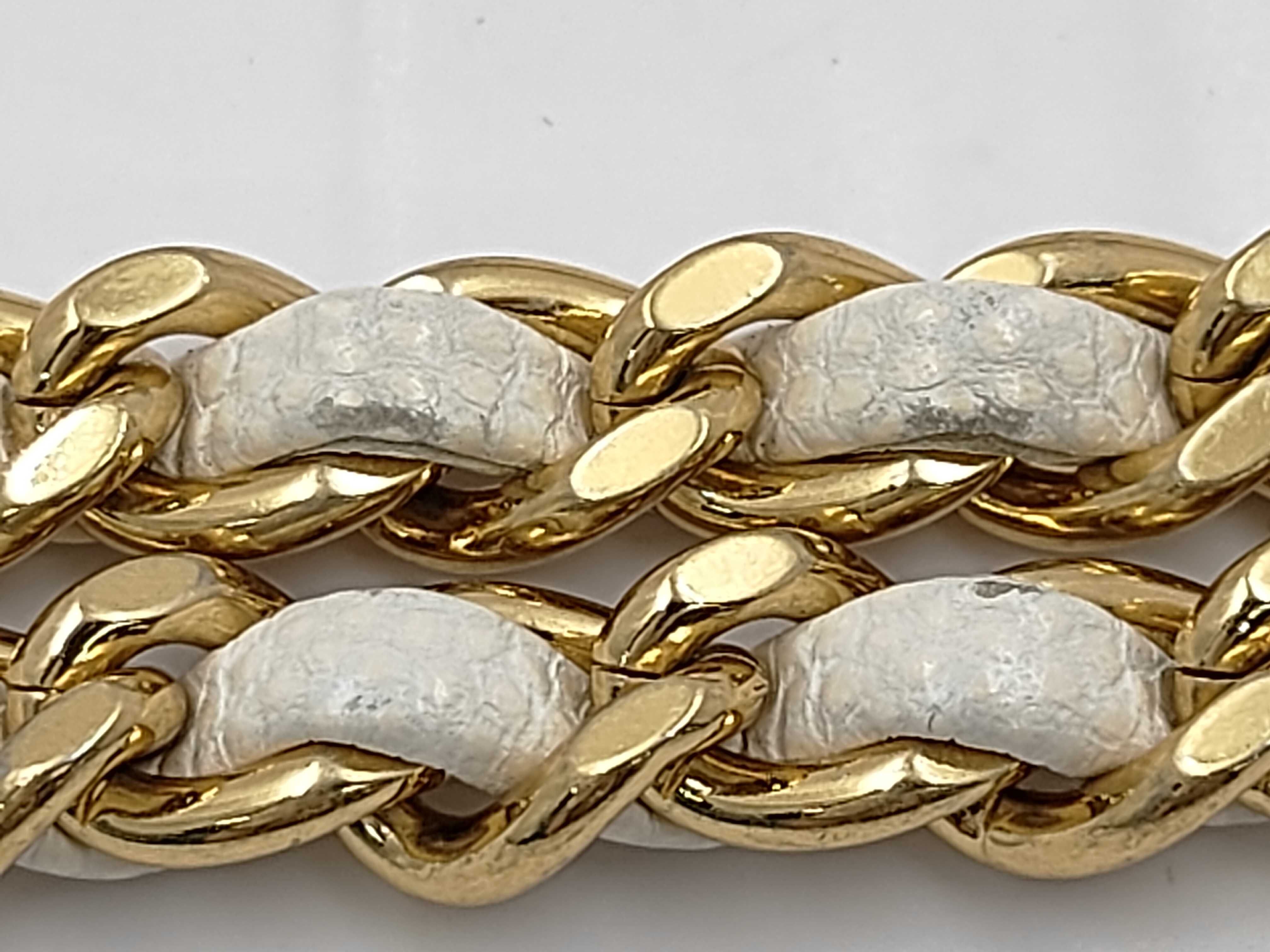 Matelassé Chain Shoulder Bag, Caviar Leather, White — view 4