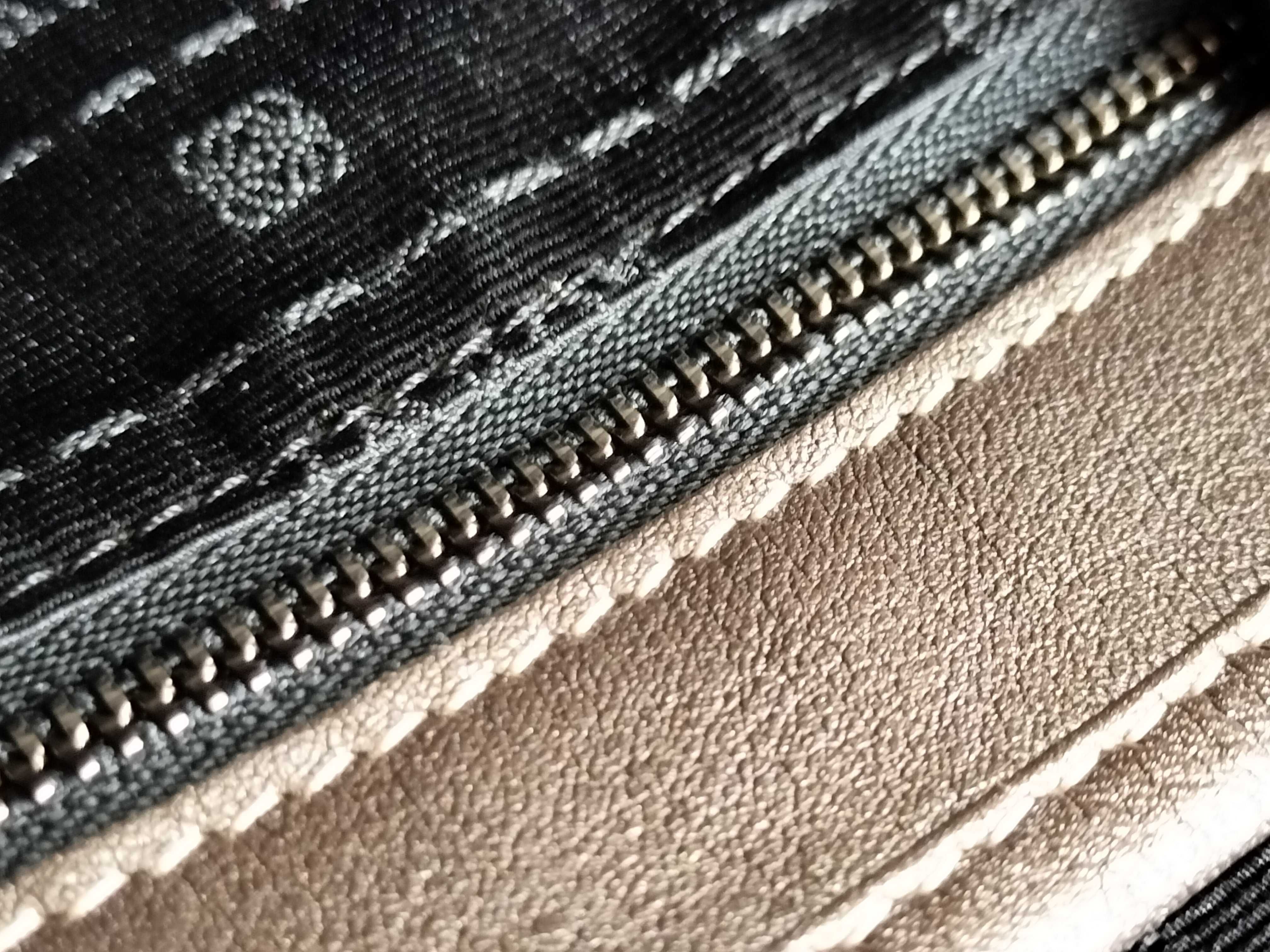Heritage Leather Shoulder Bag — view 9