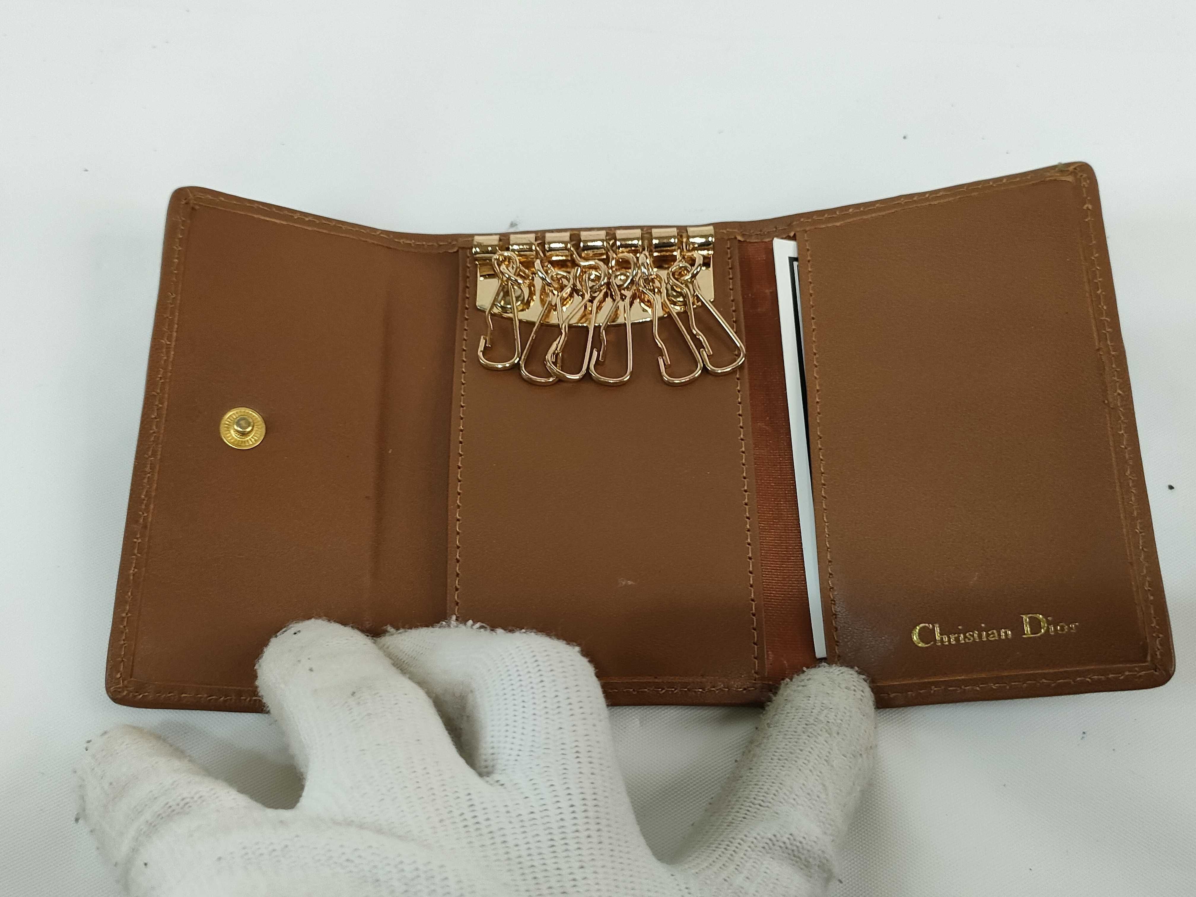 key case 6 series vintage key case/key chain — view 8