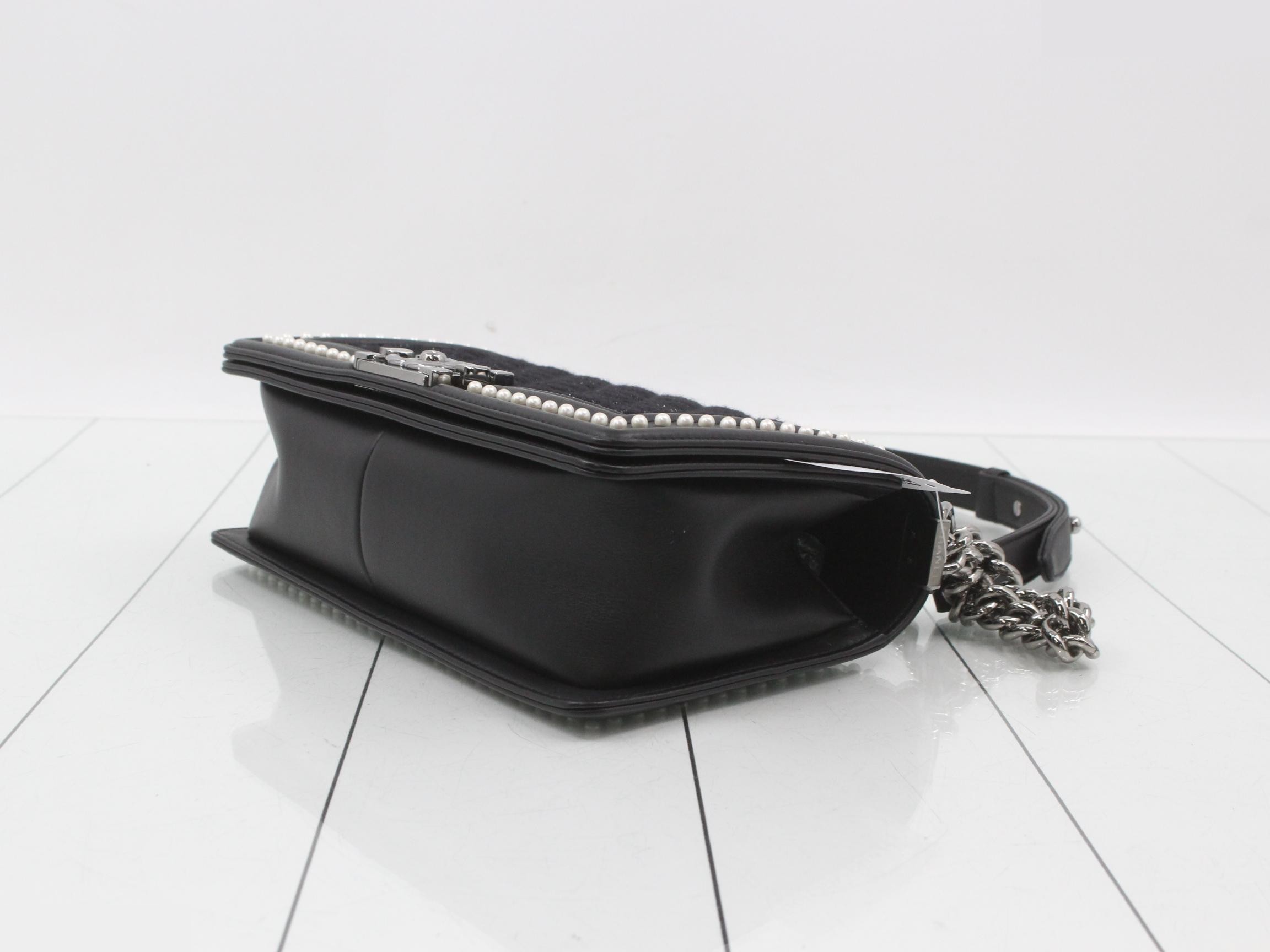 Boy Chanel Shoulder Bag — view 6