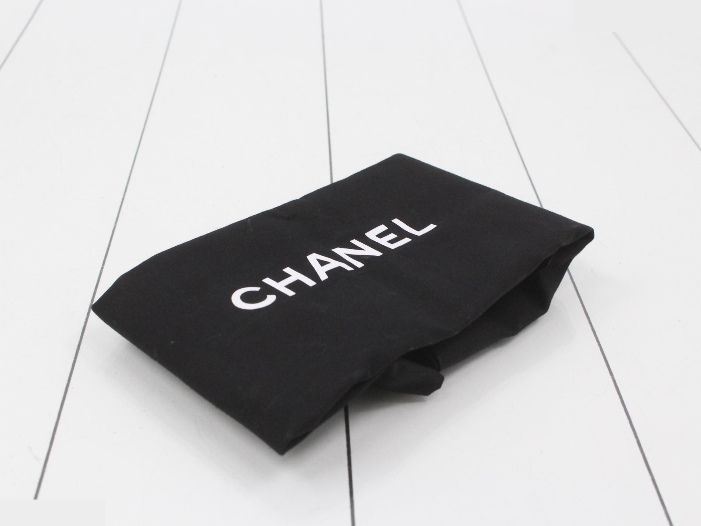 Boy Chanel Shoulder Bag — view 7