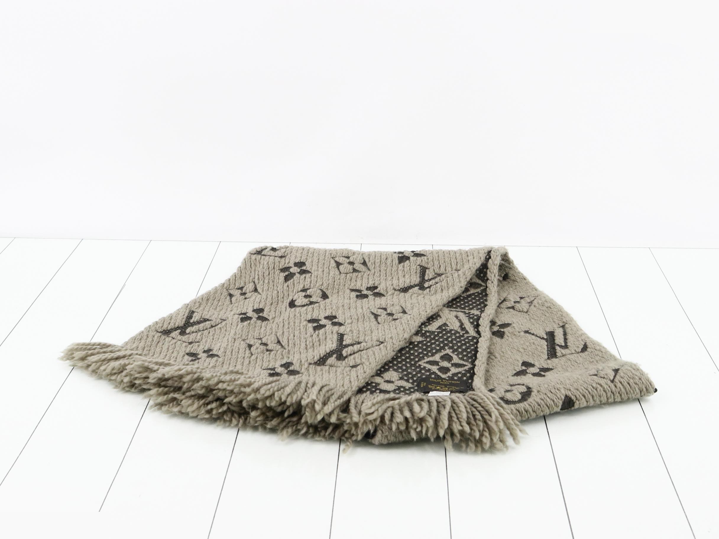 Elshap Logomania Scarf — view 2