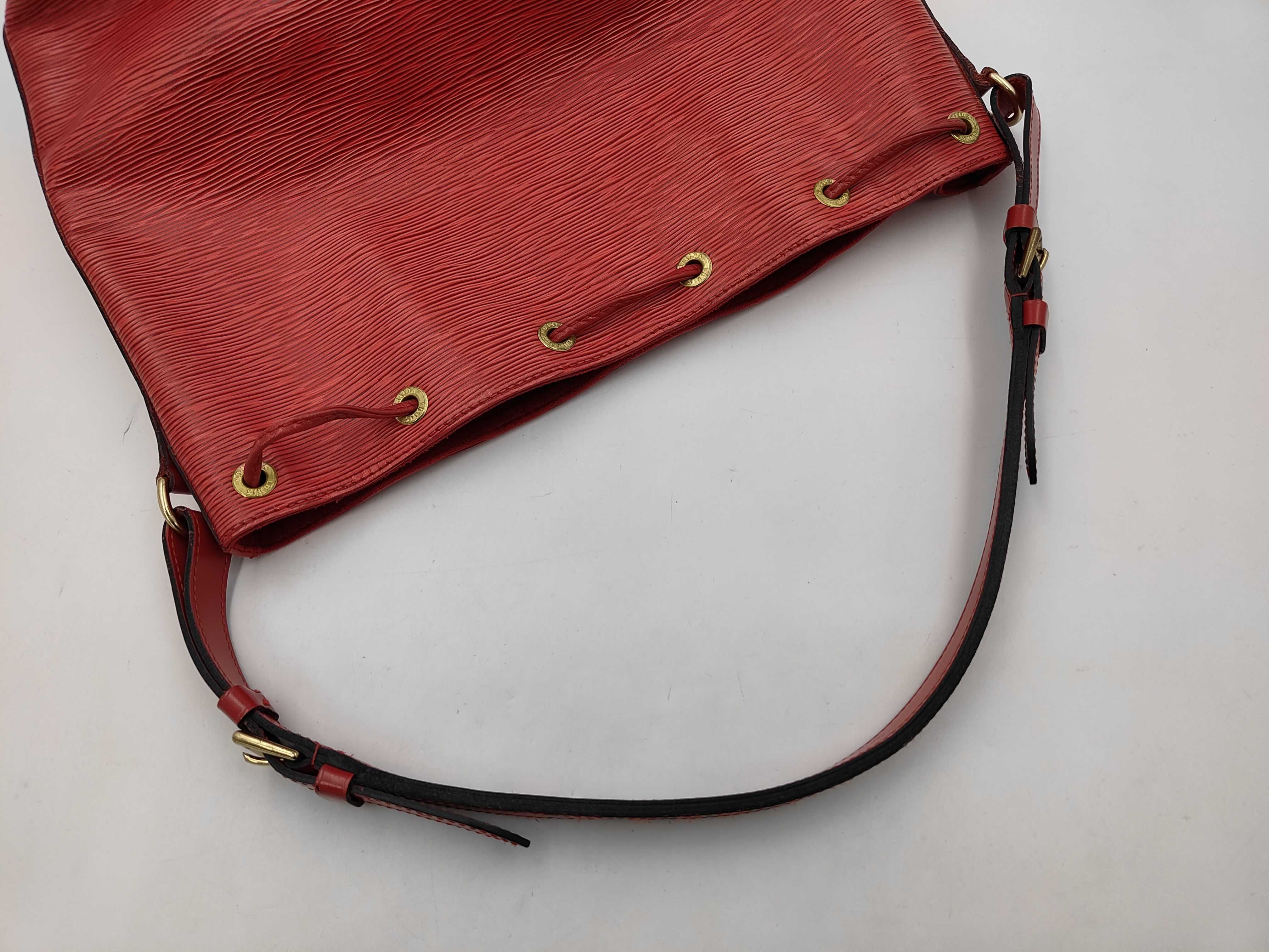Epi Noe Shoulder Bag — view 9