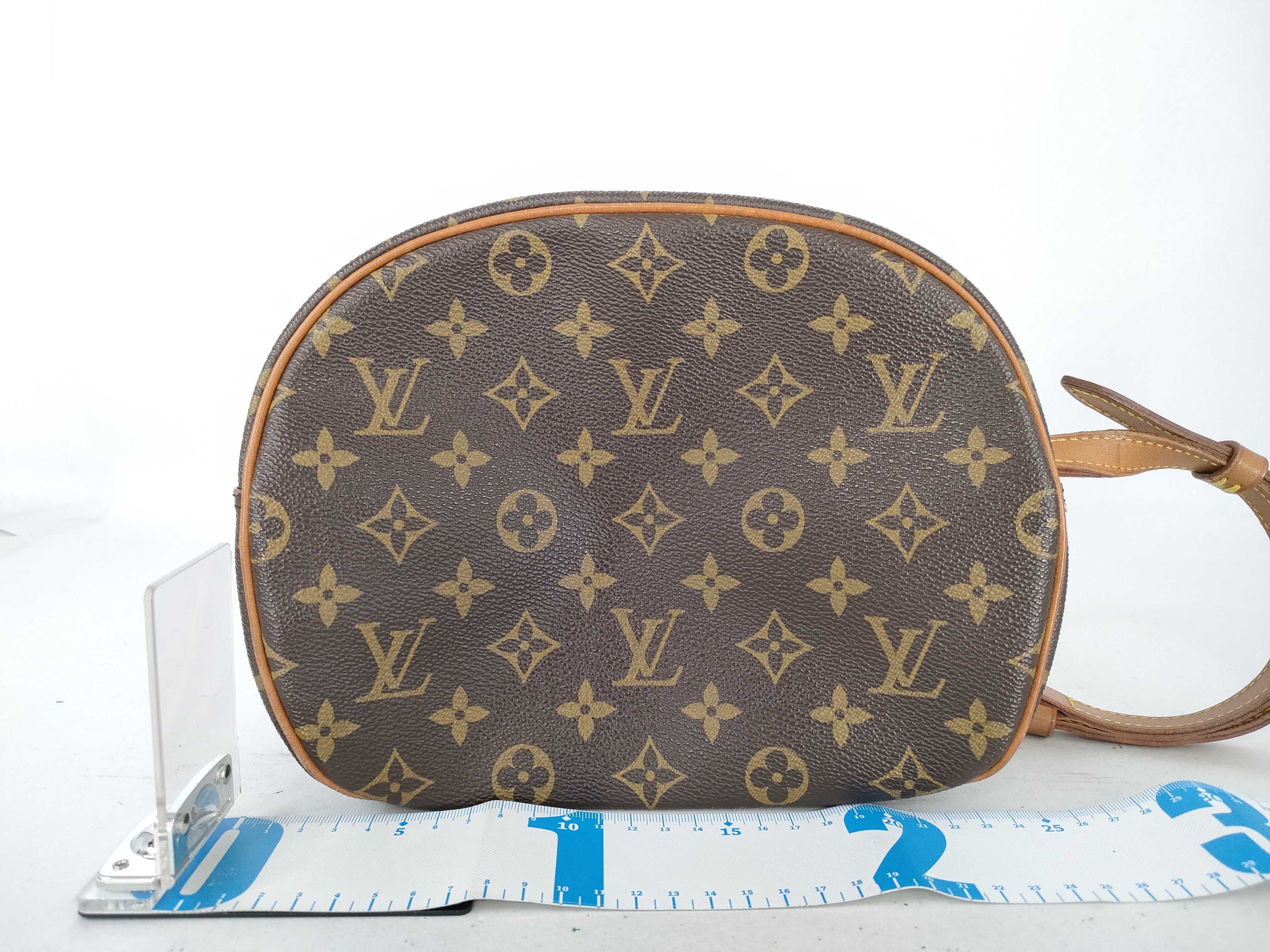 Monogram Louis Vuitton Monogram M51221 Blois Shoulder Bag (VO8163) Shoulder Bag — view 2
