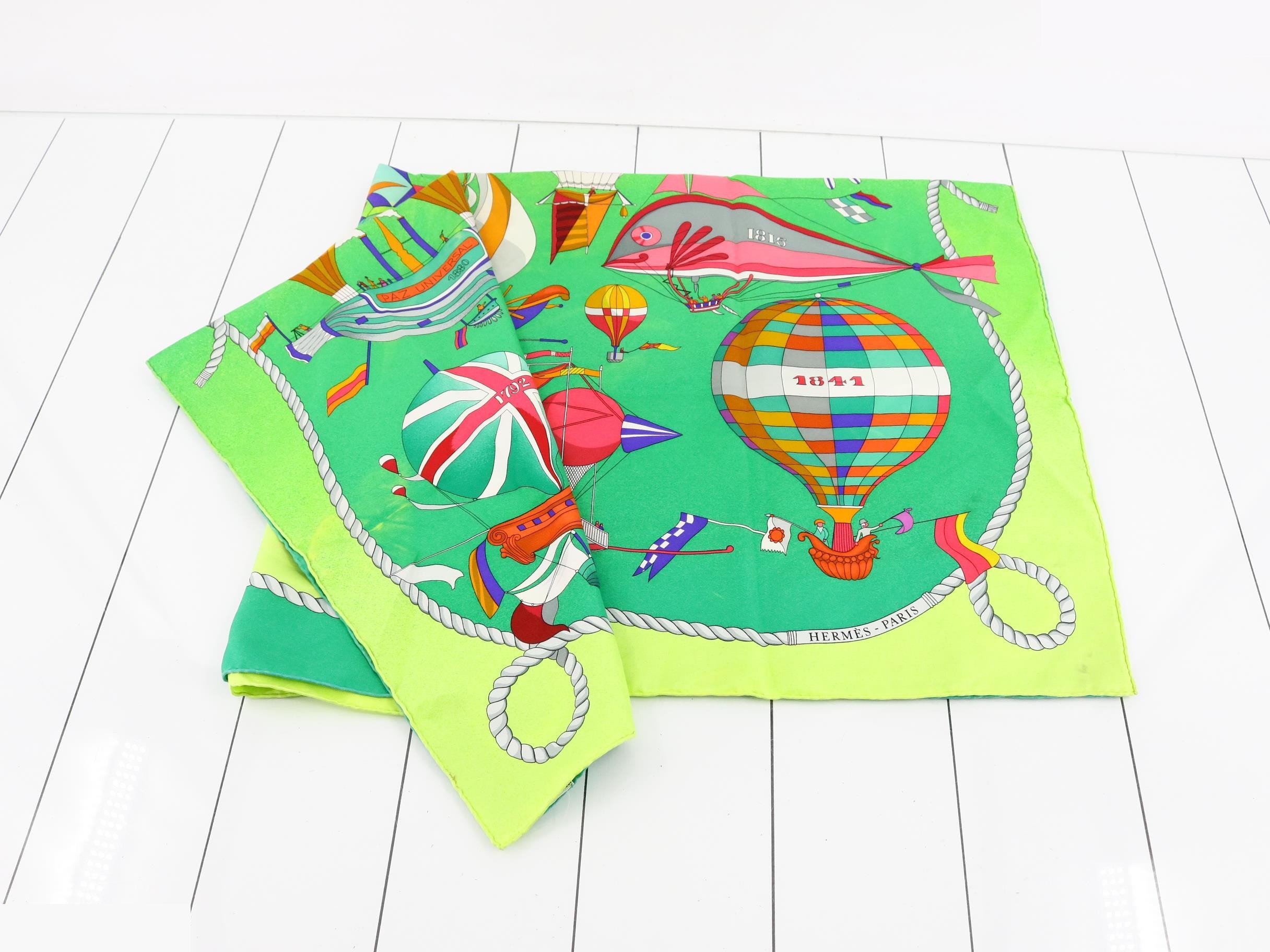 Scarf, Carre 90 — view 3