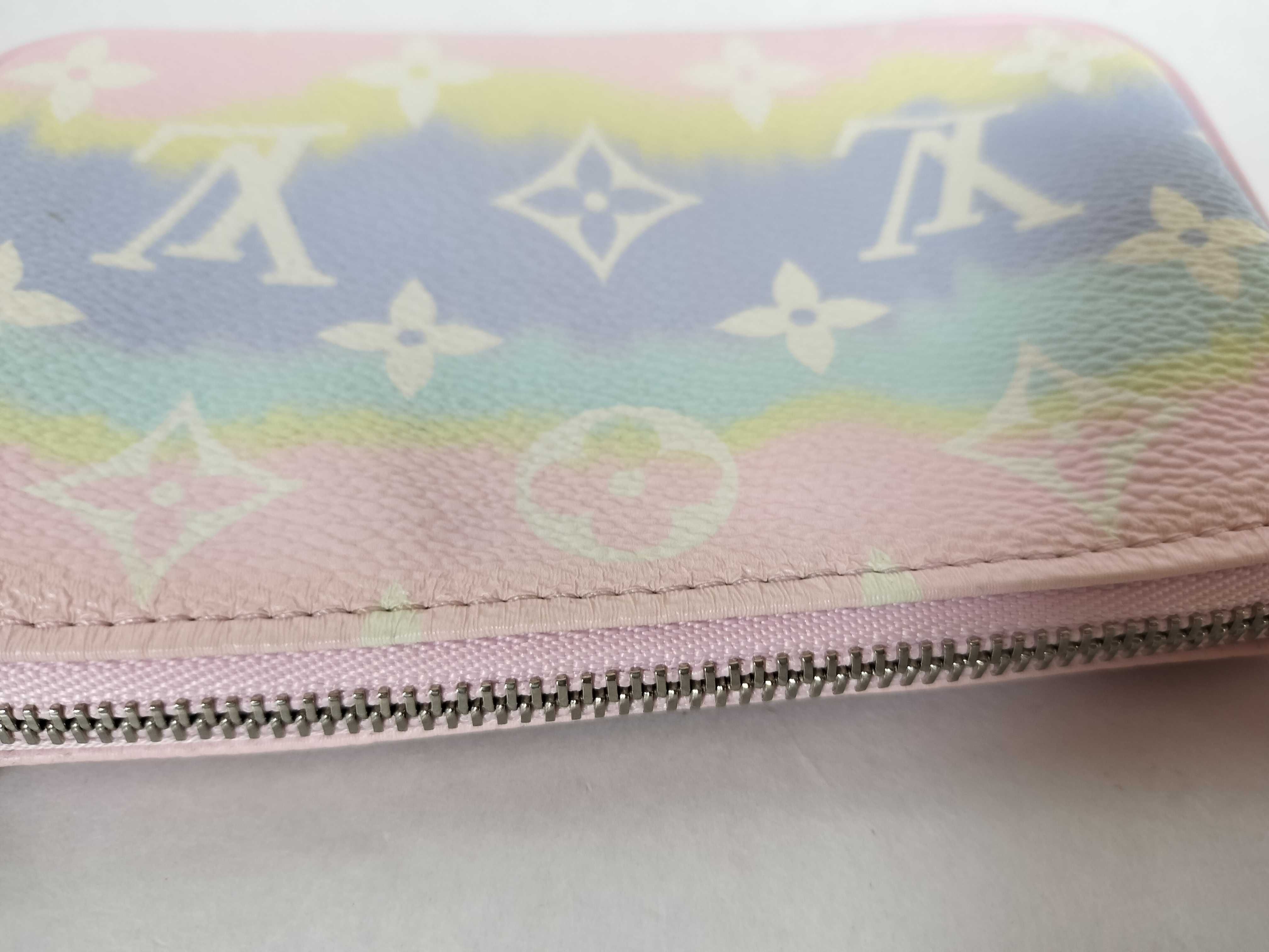 LV Pouch Shoulder Bag — view 9