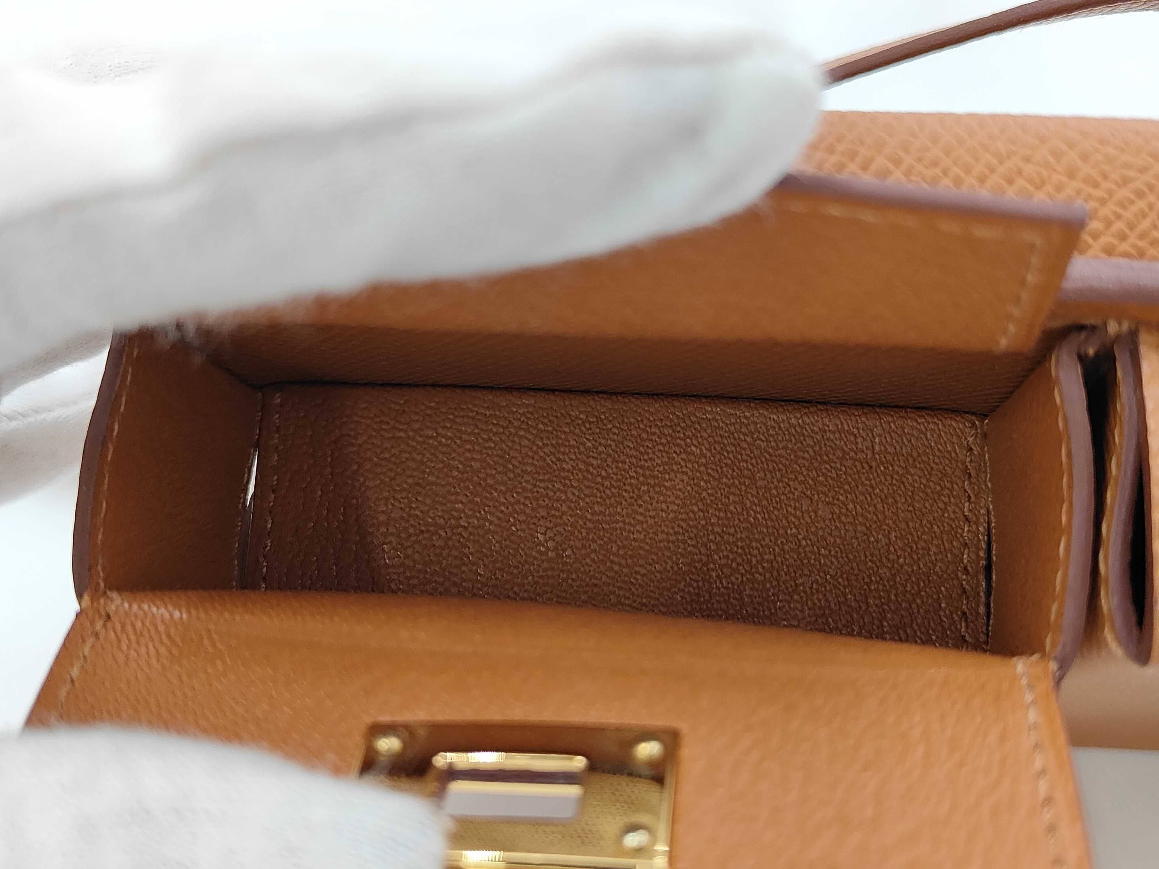 Kelly Multi-Pocket To Go Gold Shoulder Bag — view 12