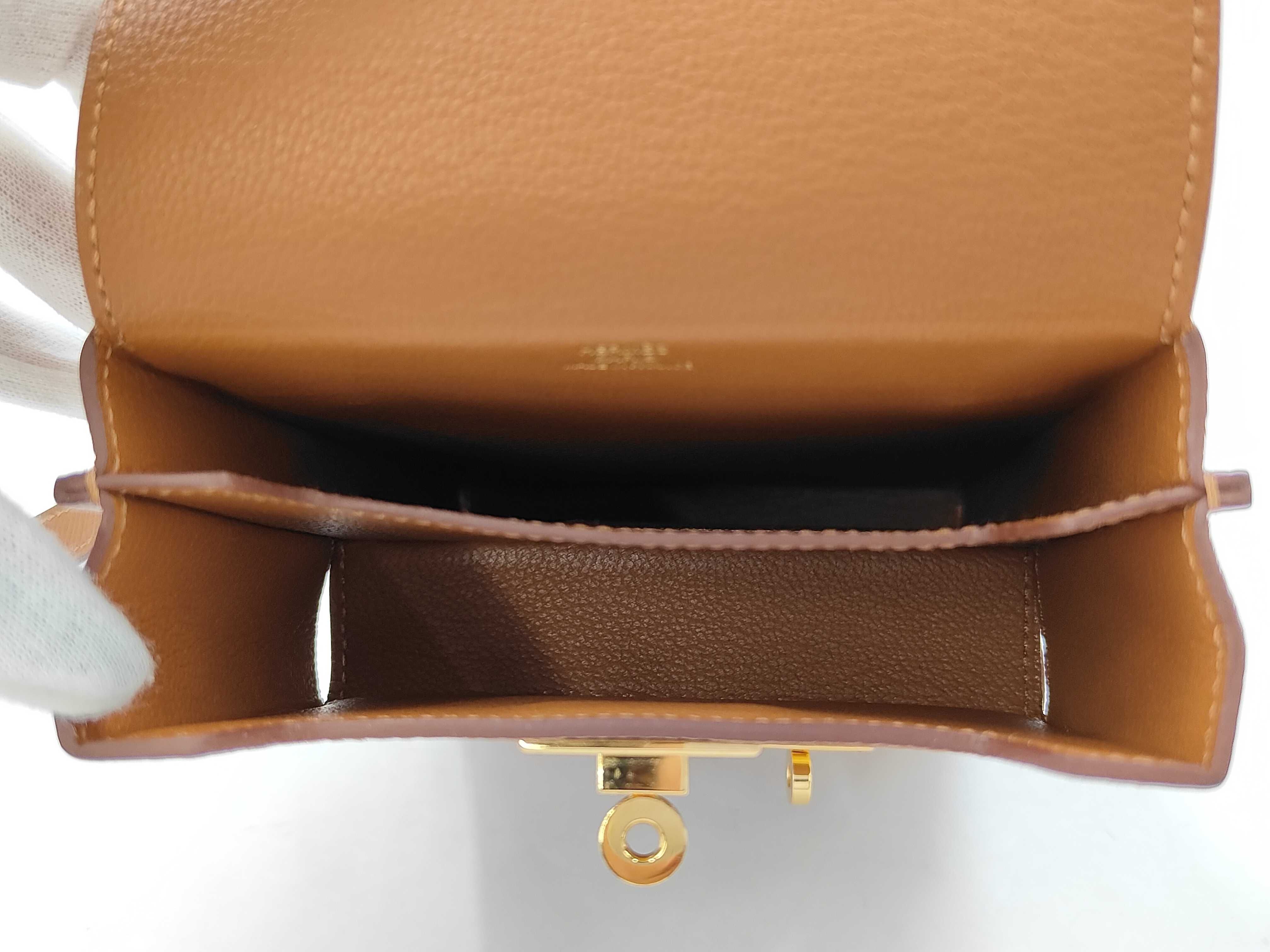 Kelly Multi-Pocket To Go Gold Shoulder Bag — view 8
