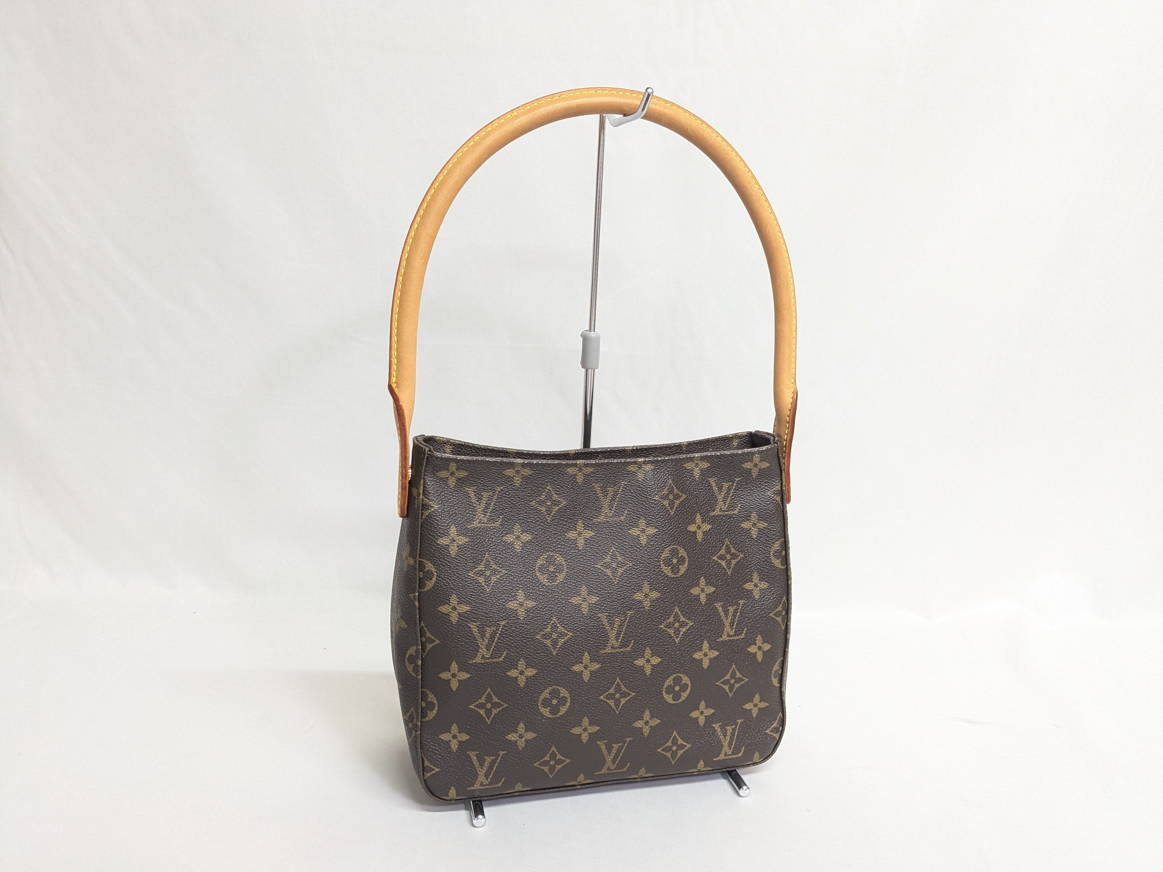 LV Monogram Looping MM Shoulder Bag — view 2