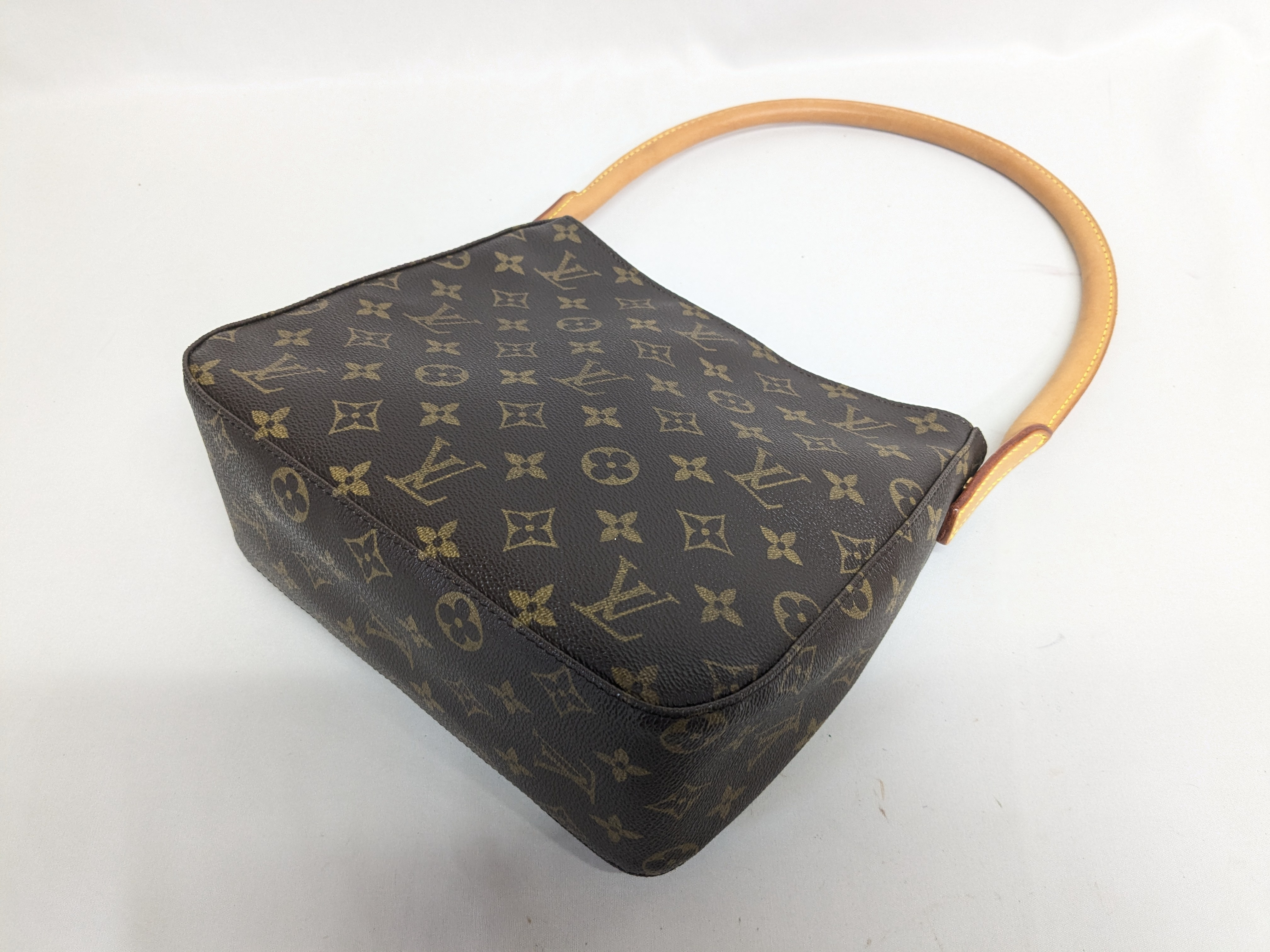 LV Monogram Looping MM Shoulder Bag — view 4
