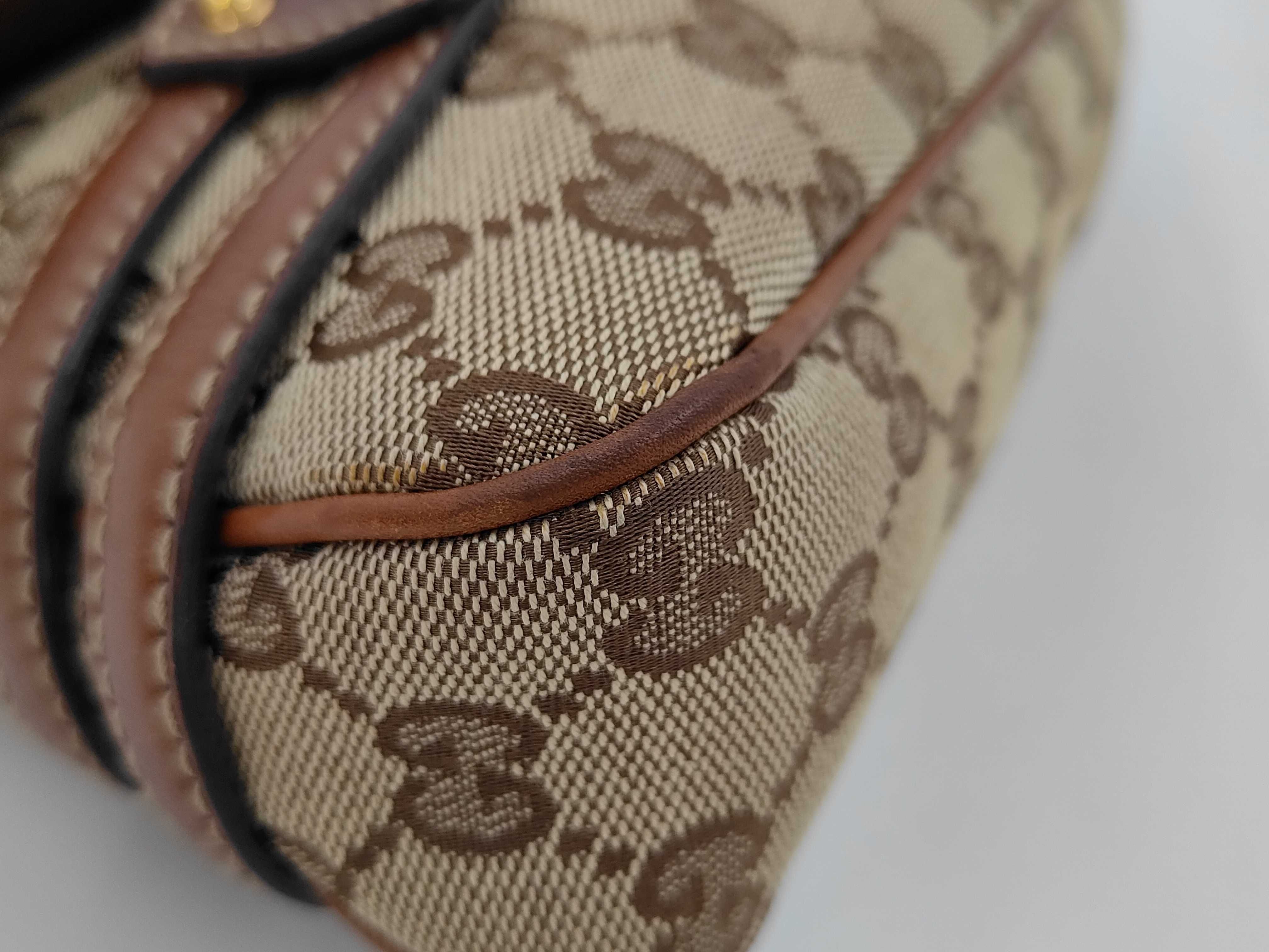 GG Canvas One-Shoulder Bag — view 4