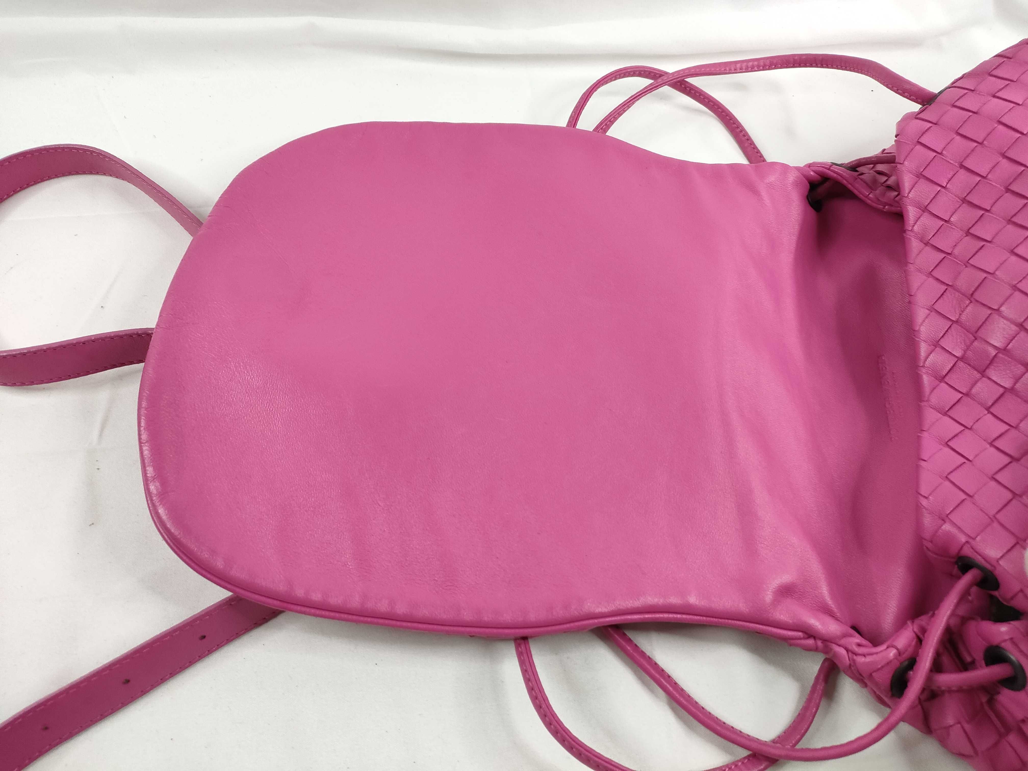 Intrecciato Leather Shoulder Bag Pink Shoulder Bag — view 8