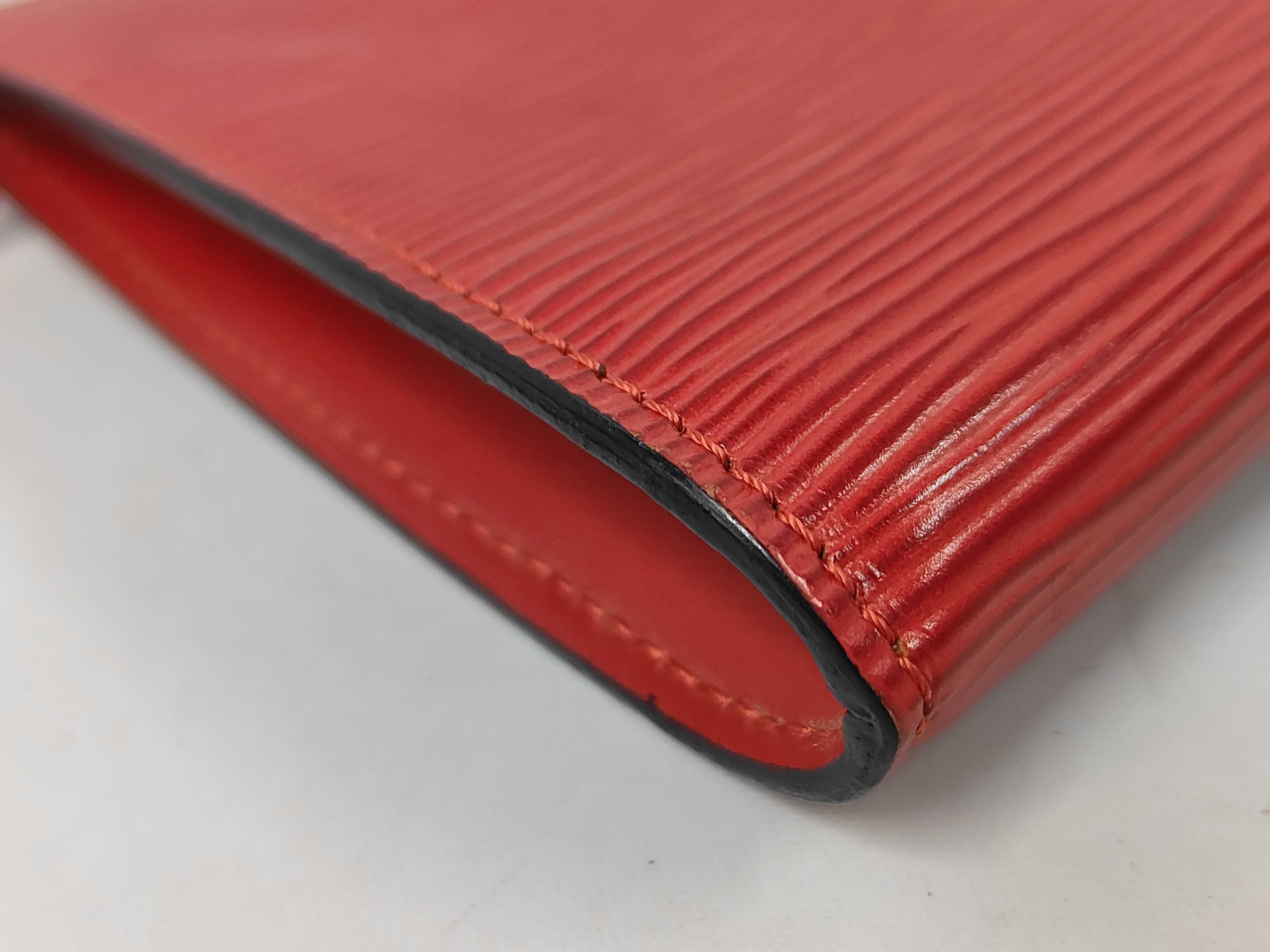 Epi Pochette Accessoires Castilian Red AR0918 Pouch — view 4