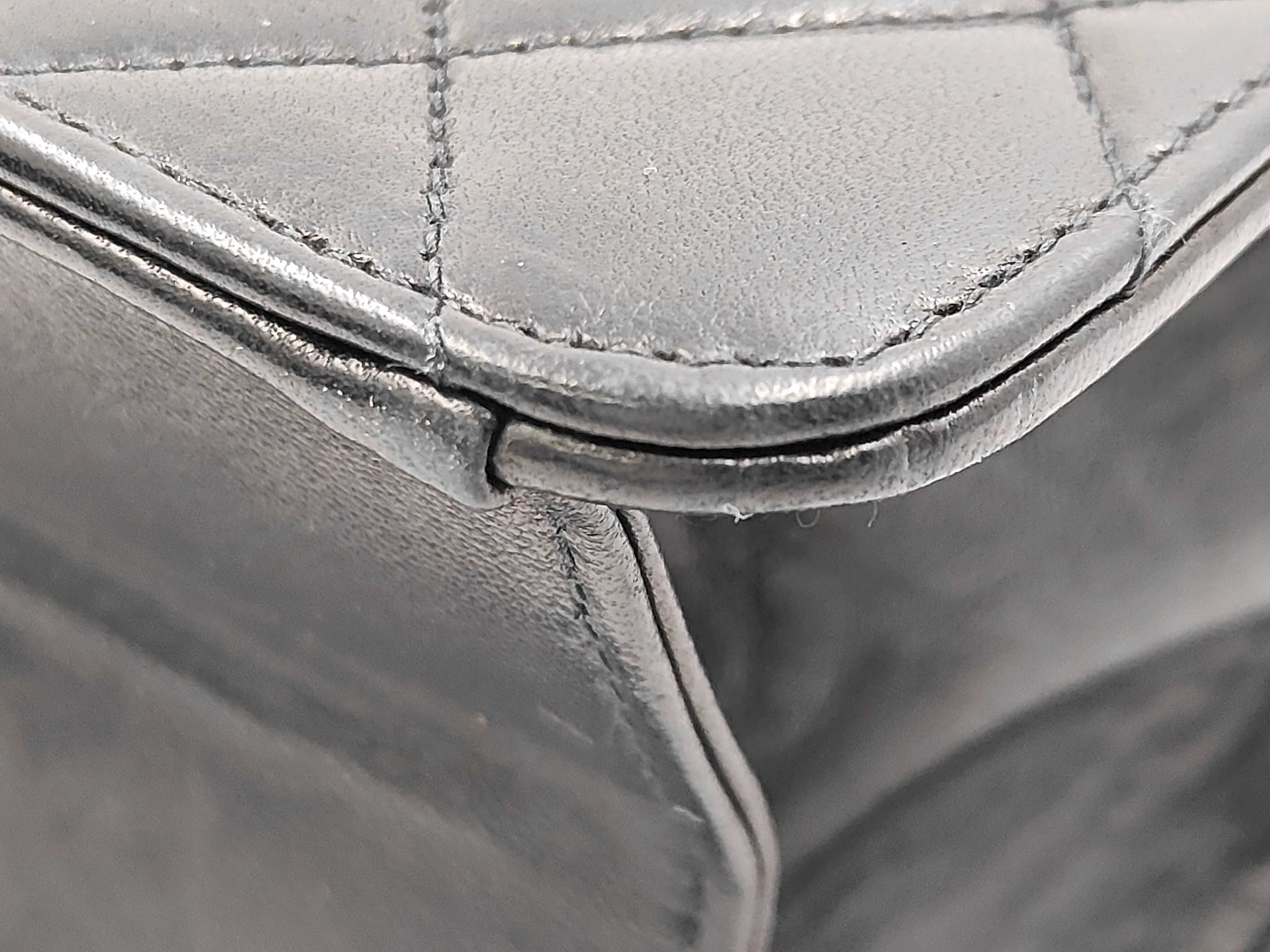 Matelassé 22 Lambskin Chain Shoulder Bag (with original seal, serial number 4) — view 5