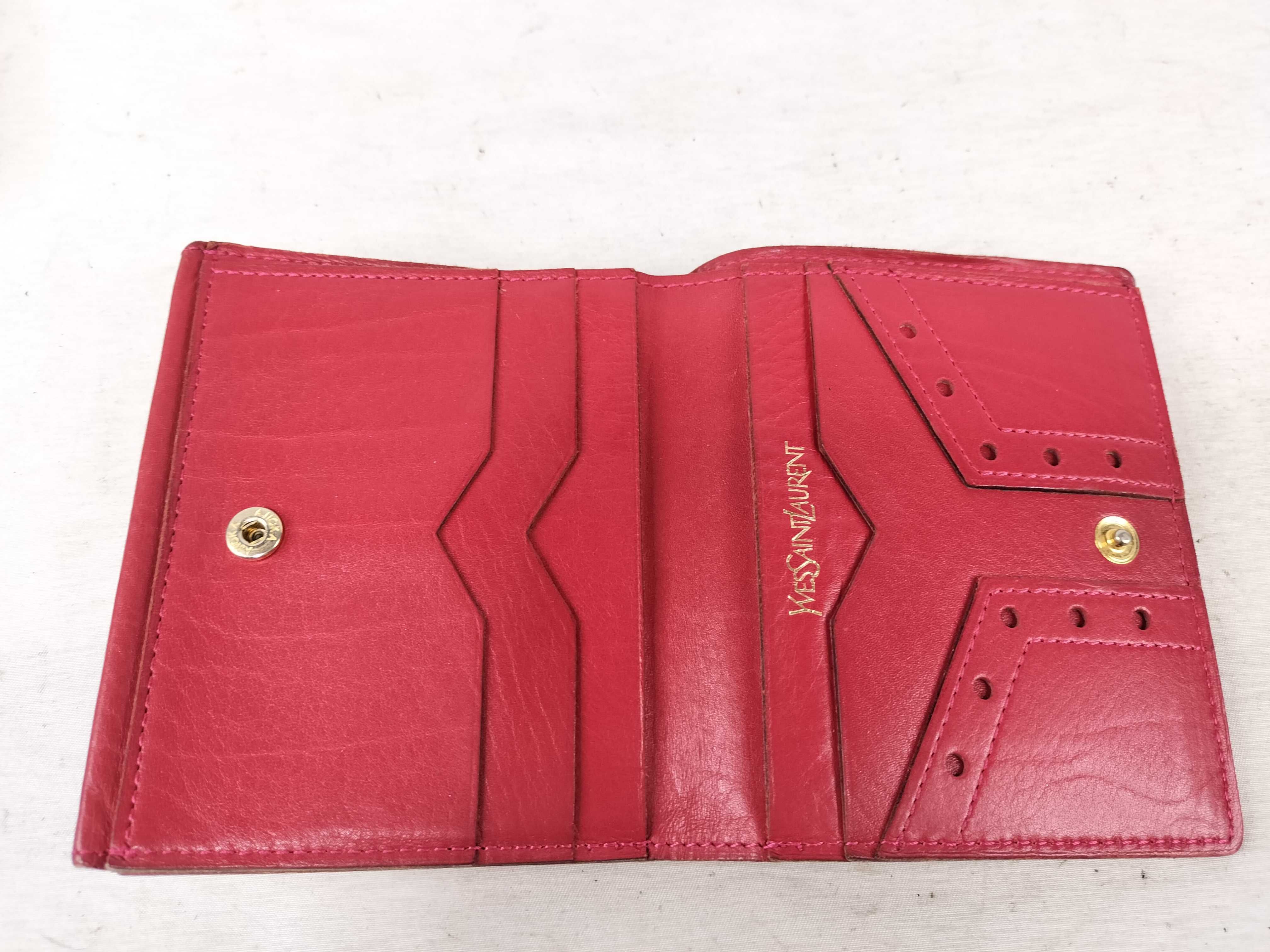 leather folding wallet with logo and studs. — view 9