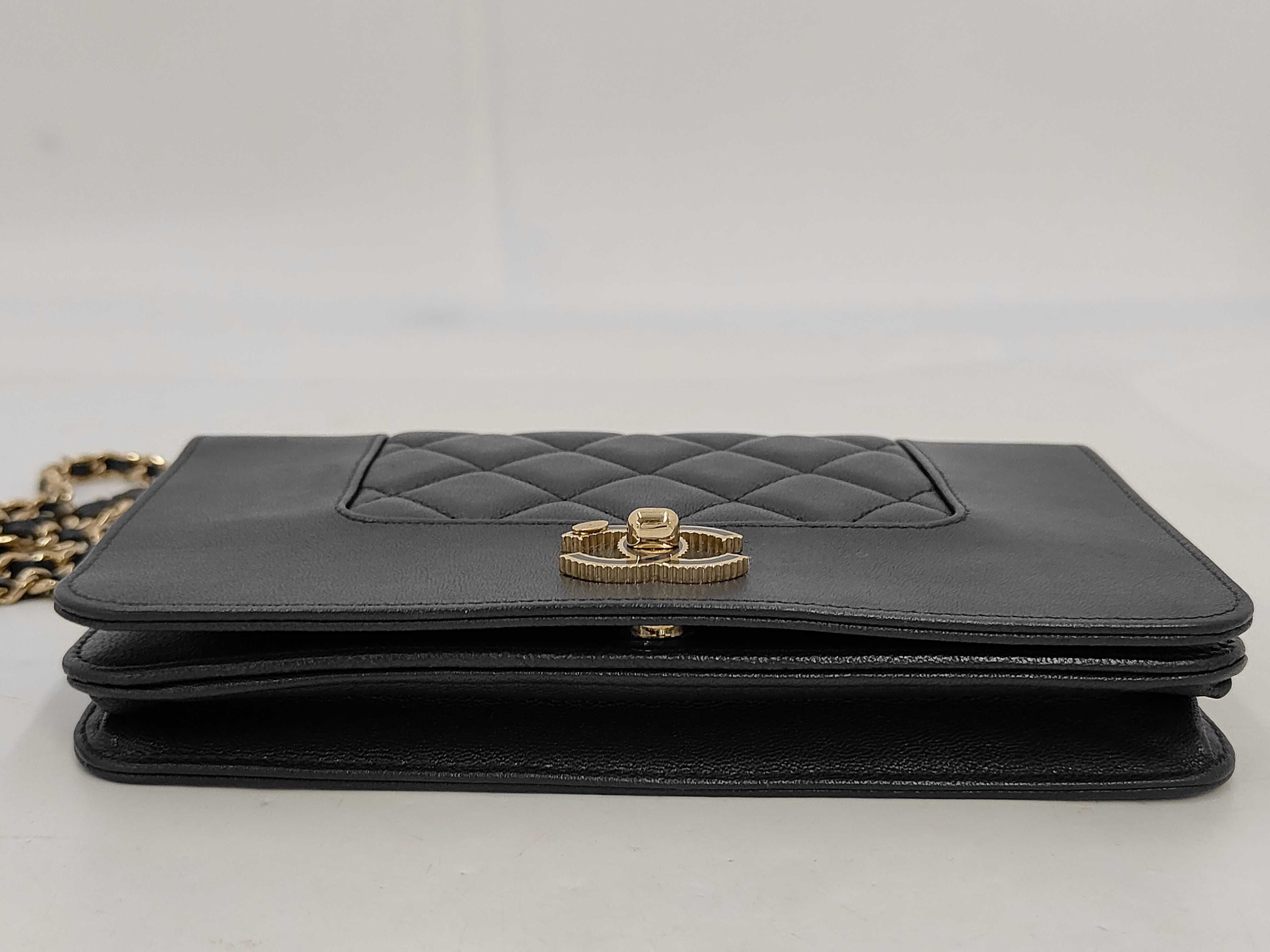 WOC Chain Shoulder Bag — view 4