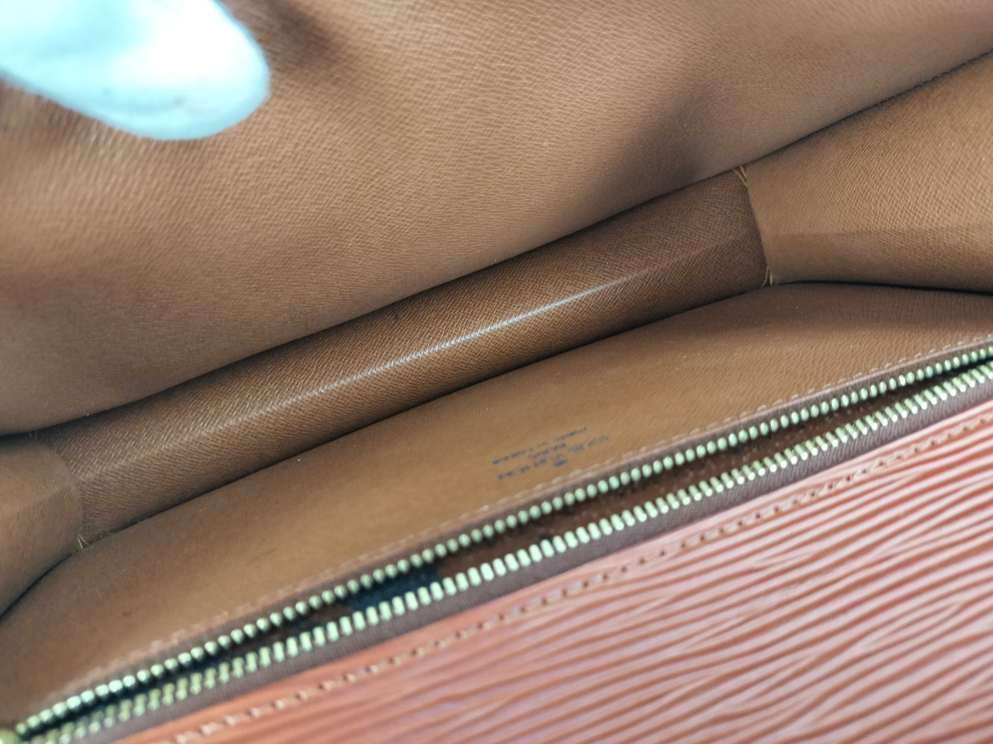 Epi Leather, Serie Dragonne M52613 TH0956, Dust Bag, Second Bag — view 10