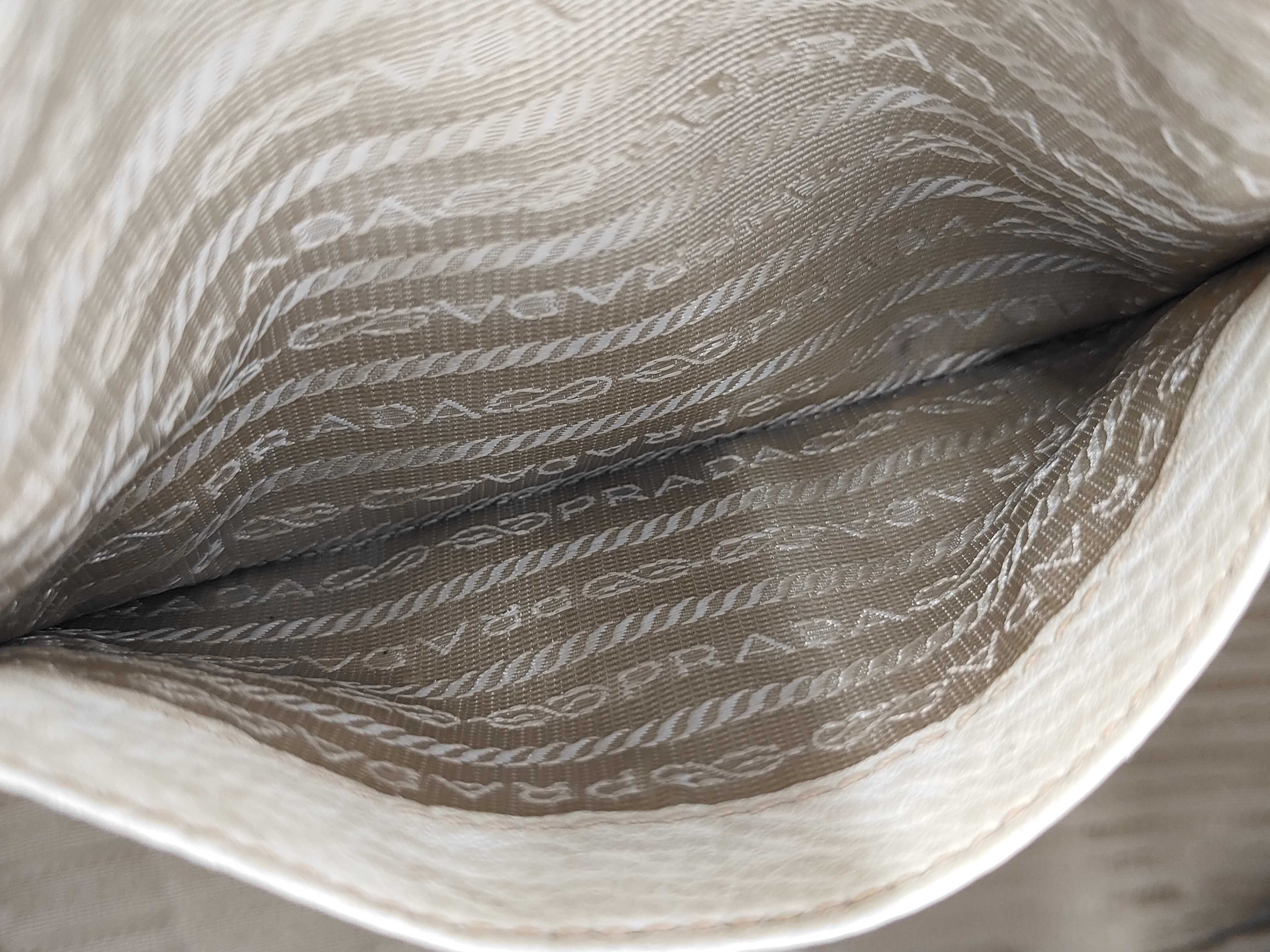 Vitello Daino Tote — view 11