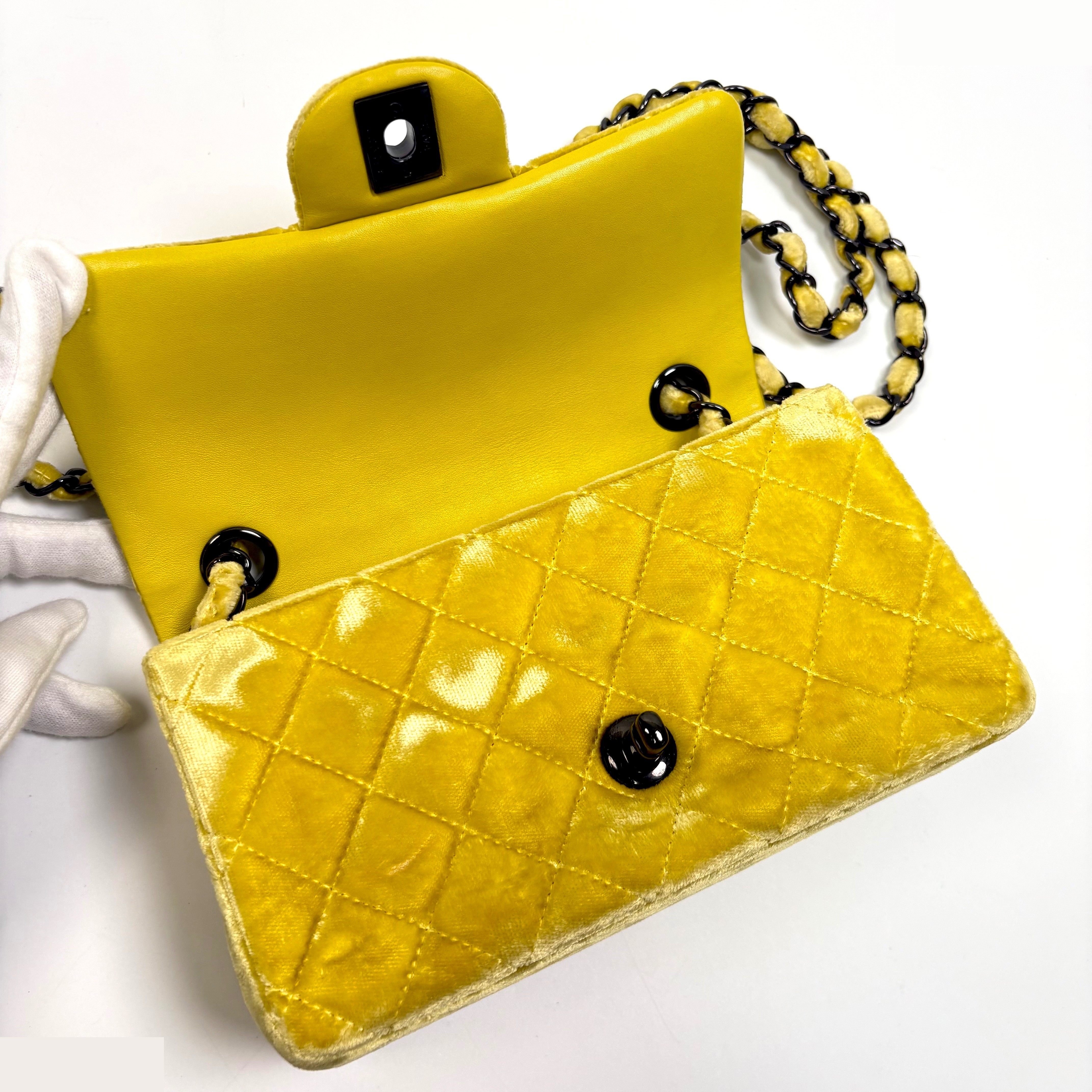 Matelassé Velour (Bag) - Shoulder Bag — view 11
