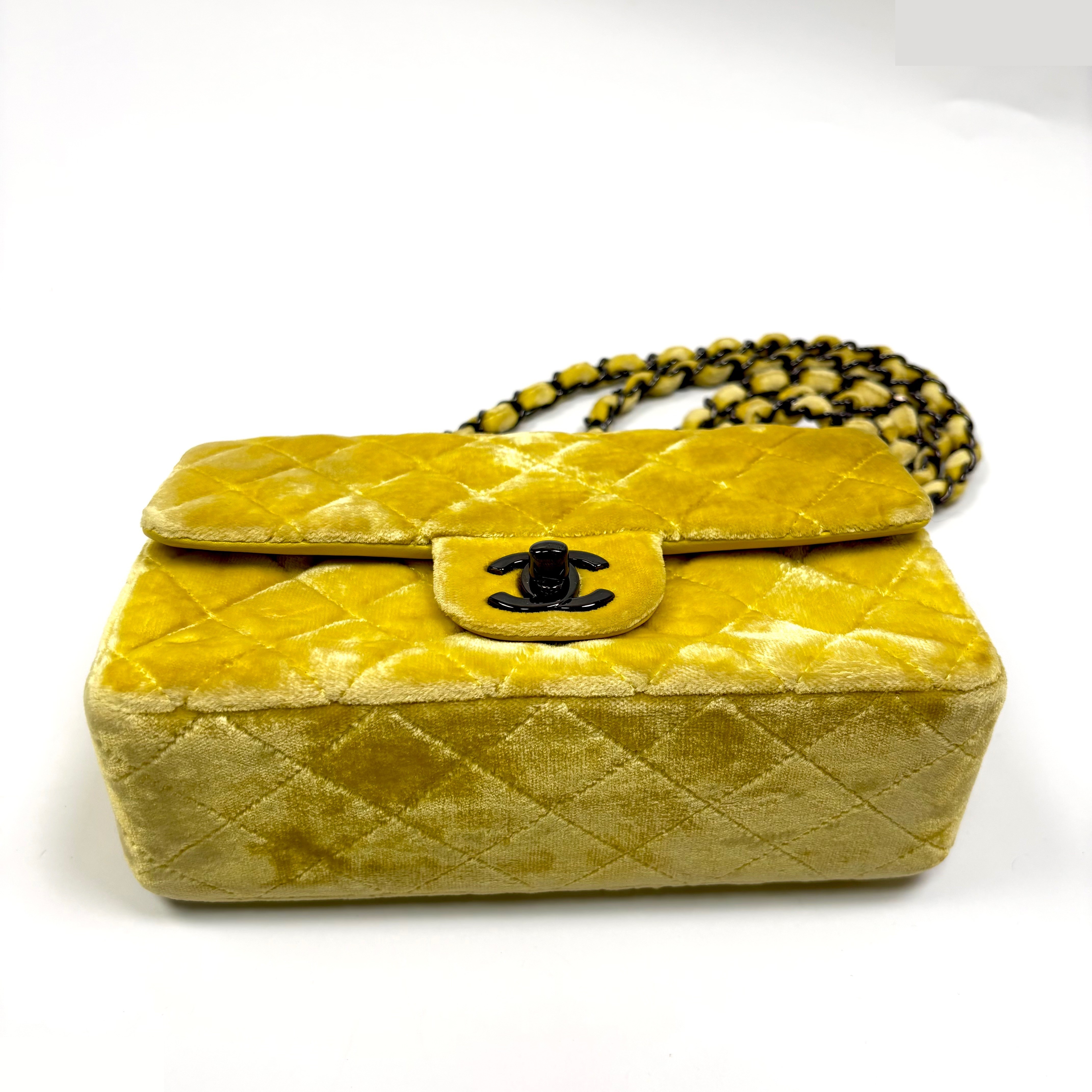 Matelassé Velour (Bag) - Shoulder Bag — view 5