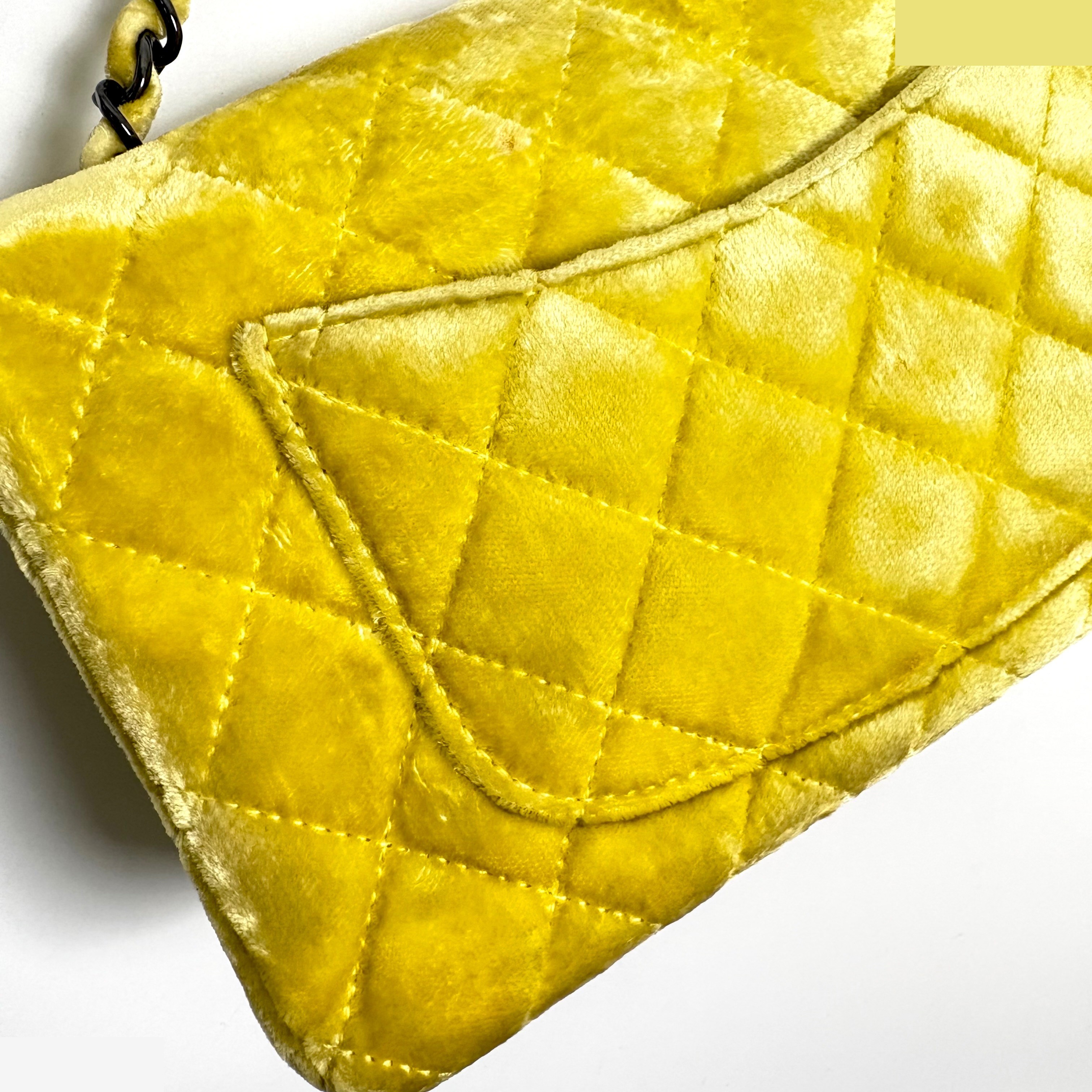 Matelassé Velour (Bag) - Shoulder Bag — view 8