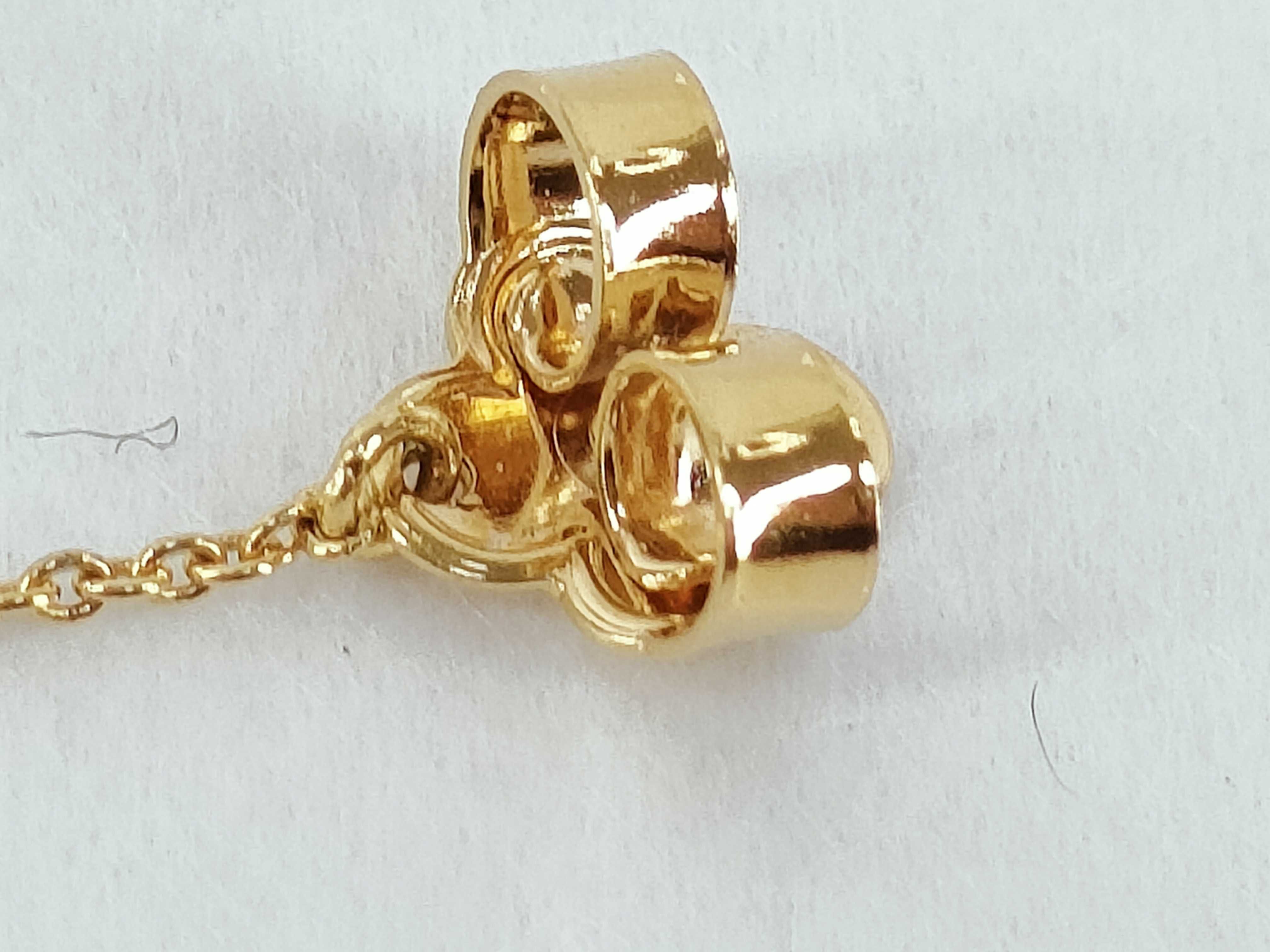 M00390 Petit Louis Earrings Gold Earrings — view 8