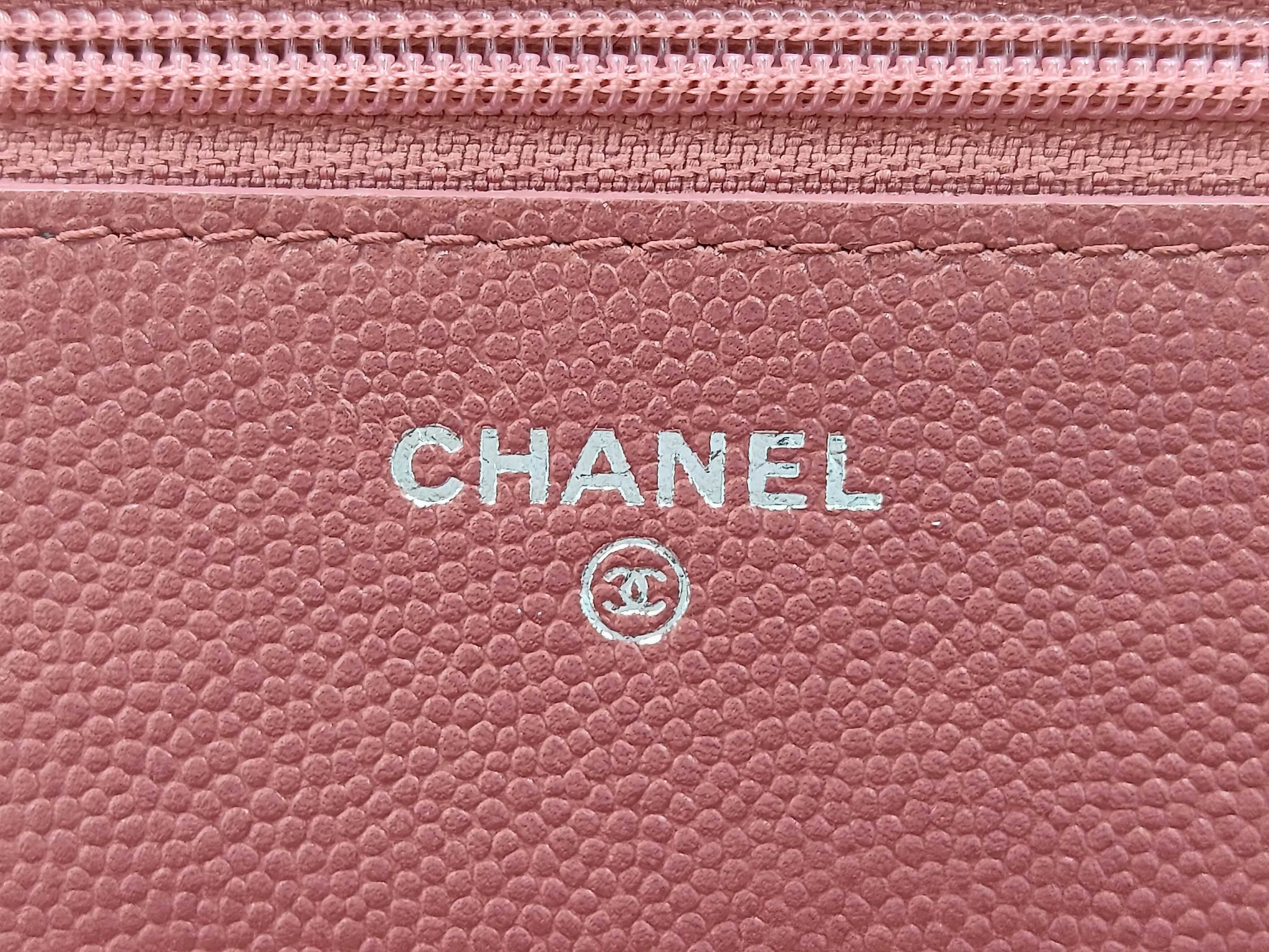Matelassé Chain Wallet Rose Shoulder Bag — view 14